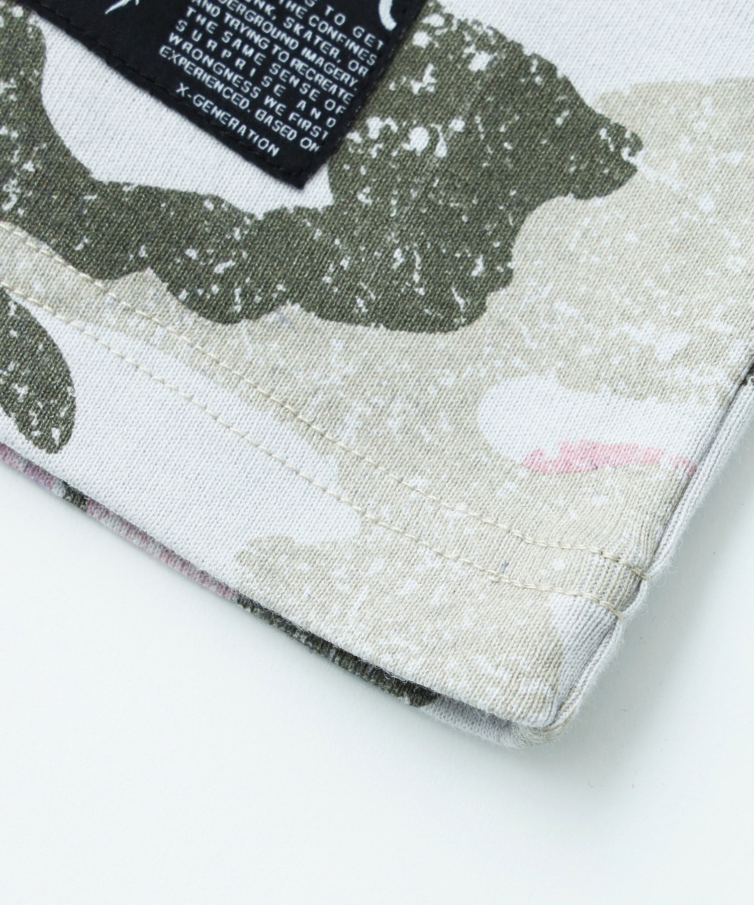 FADED CURSIVE SCRIPT LOGO CAMO S/S TEE