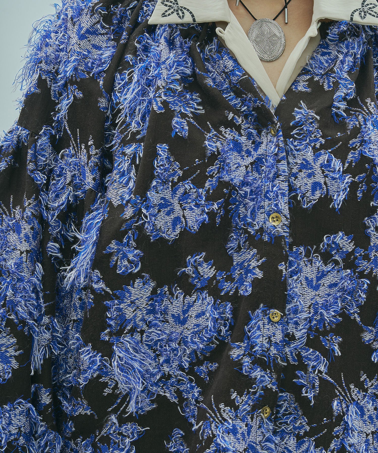 mag.by c/FLOWER JACQUARD BLOUSE