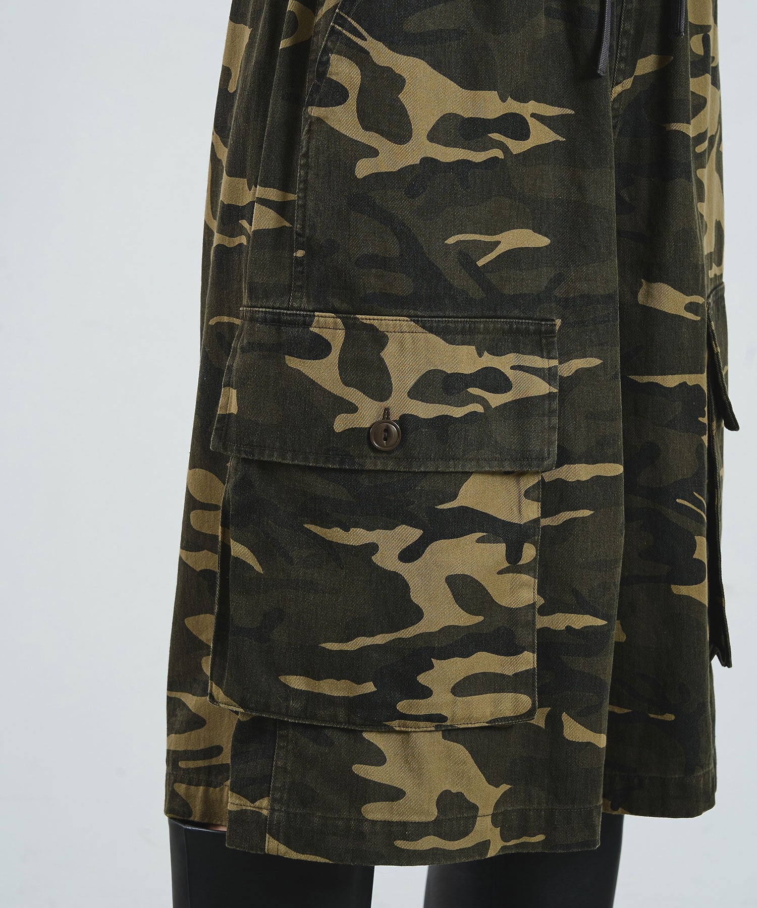 CREOLME/MILITARY CARGO SHORTS