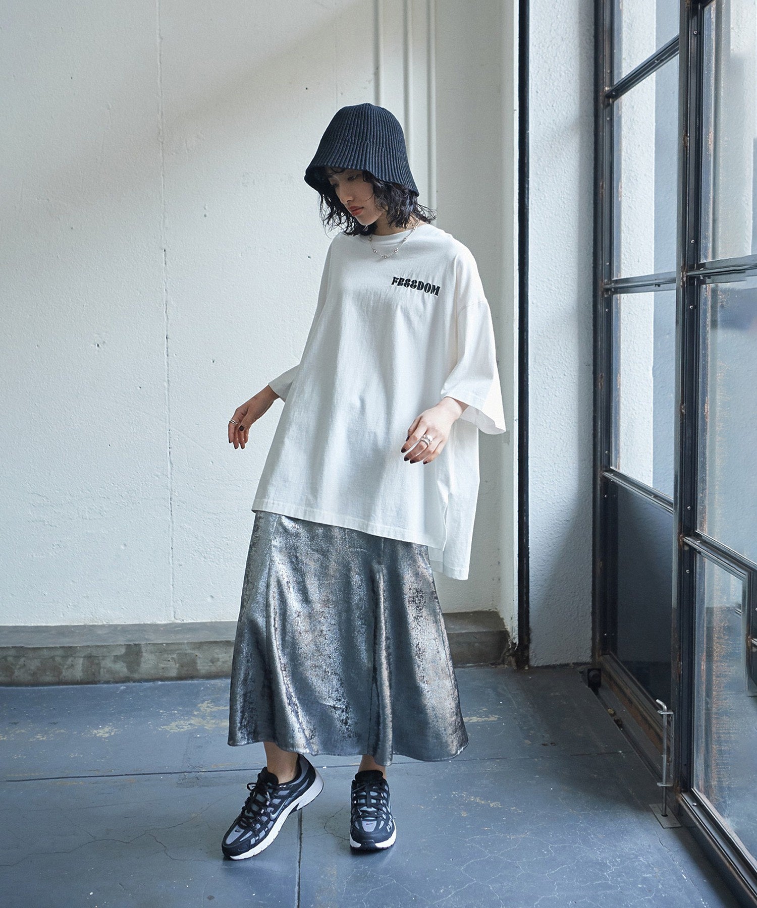 セミフレアメタリックスカート