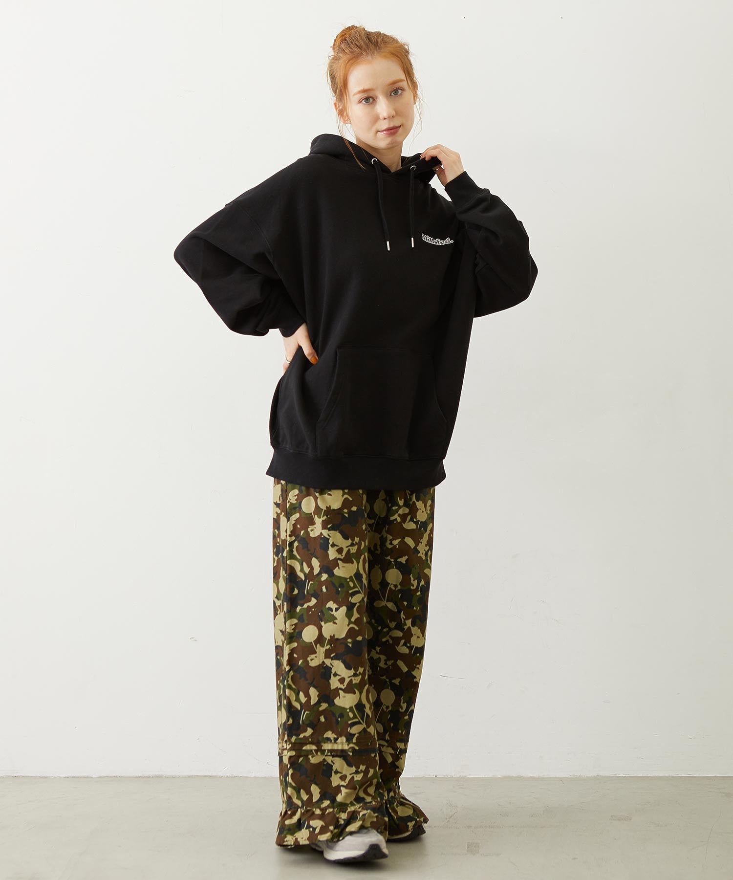 RIBBON EMBROIDERY SWEAT HOODIE