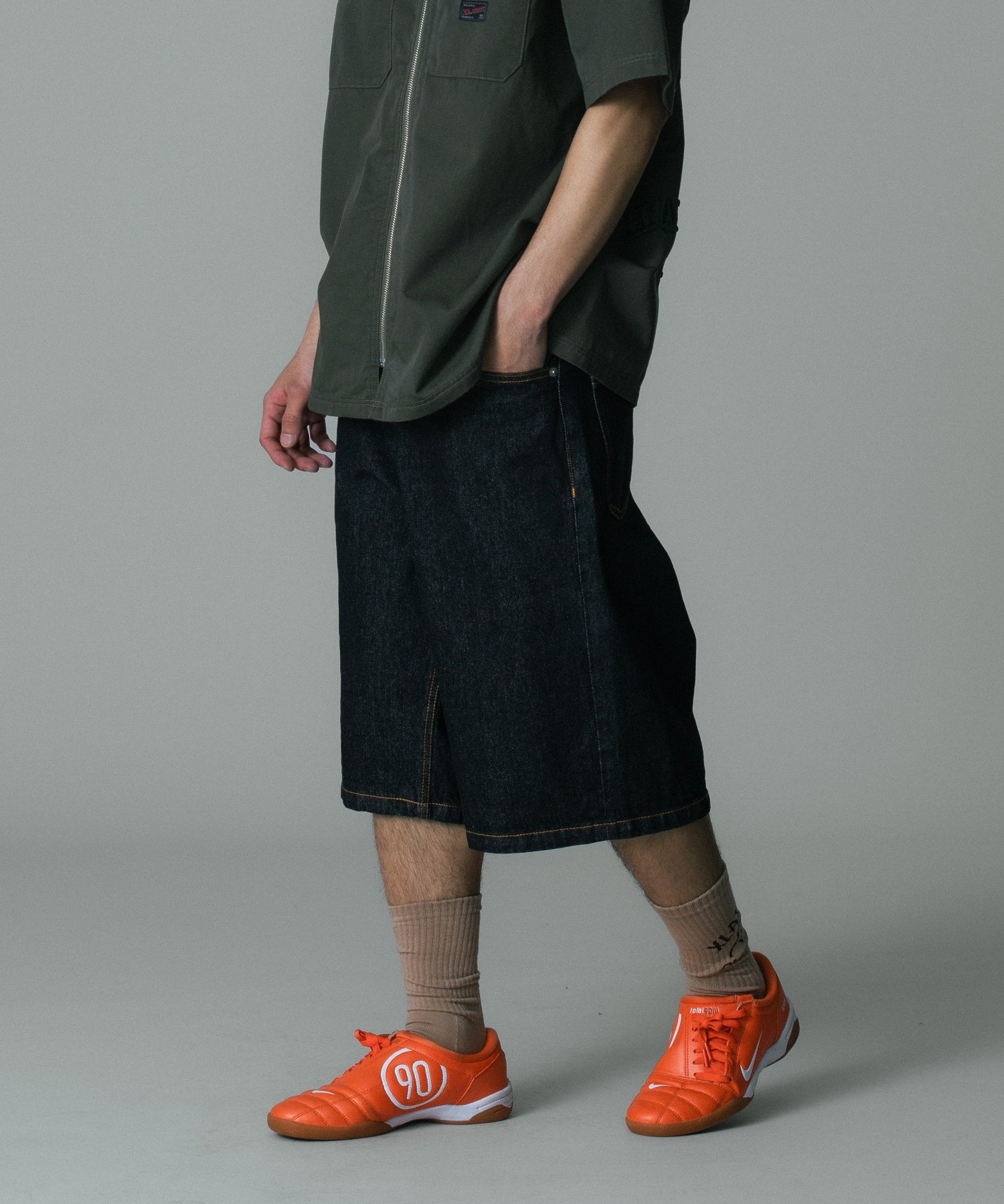 MODEL 身長172cm / 着用サイズ：34inch