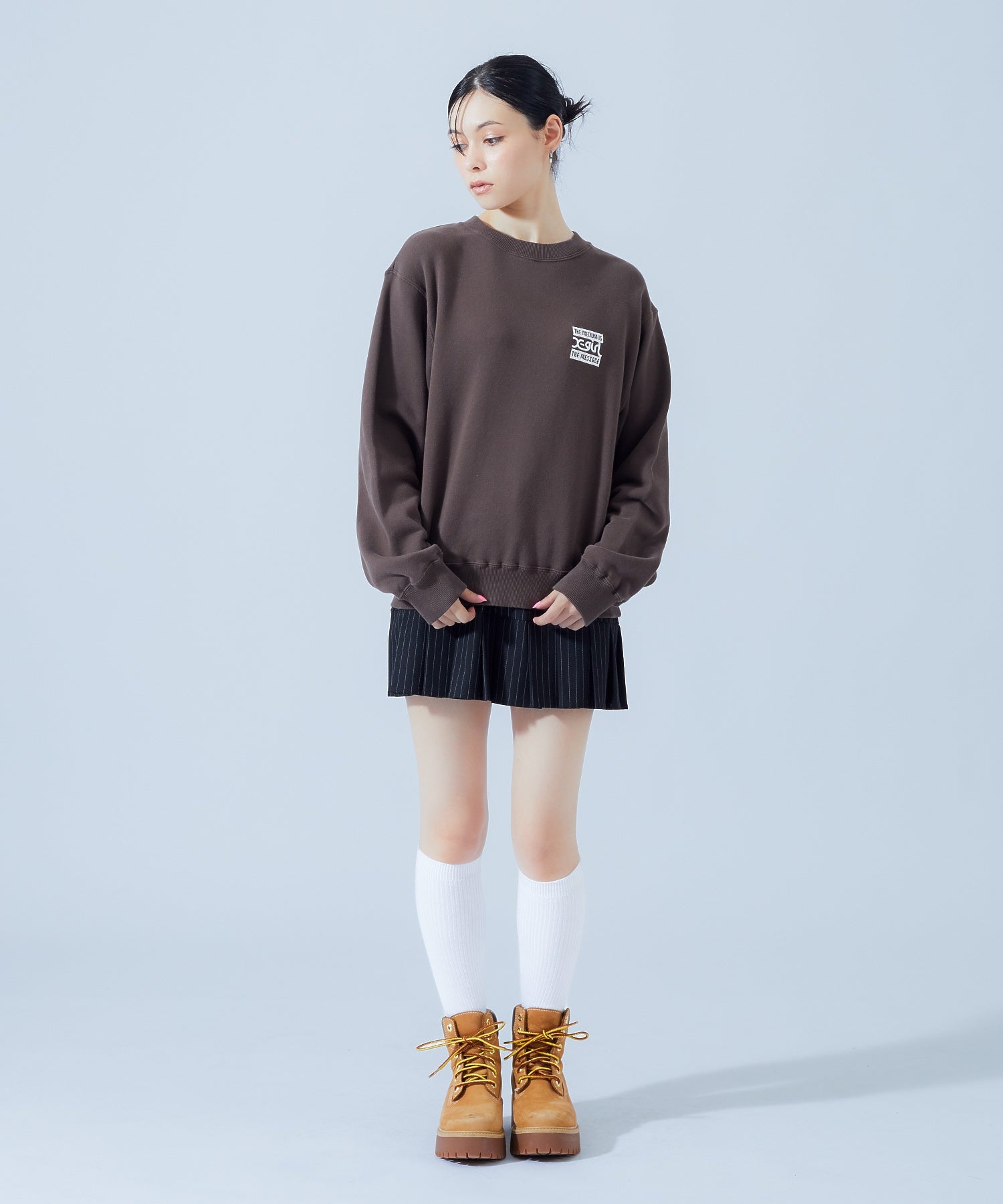 BOX AND MILLS LOGO PATCH SWEATSHIRT