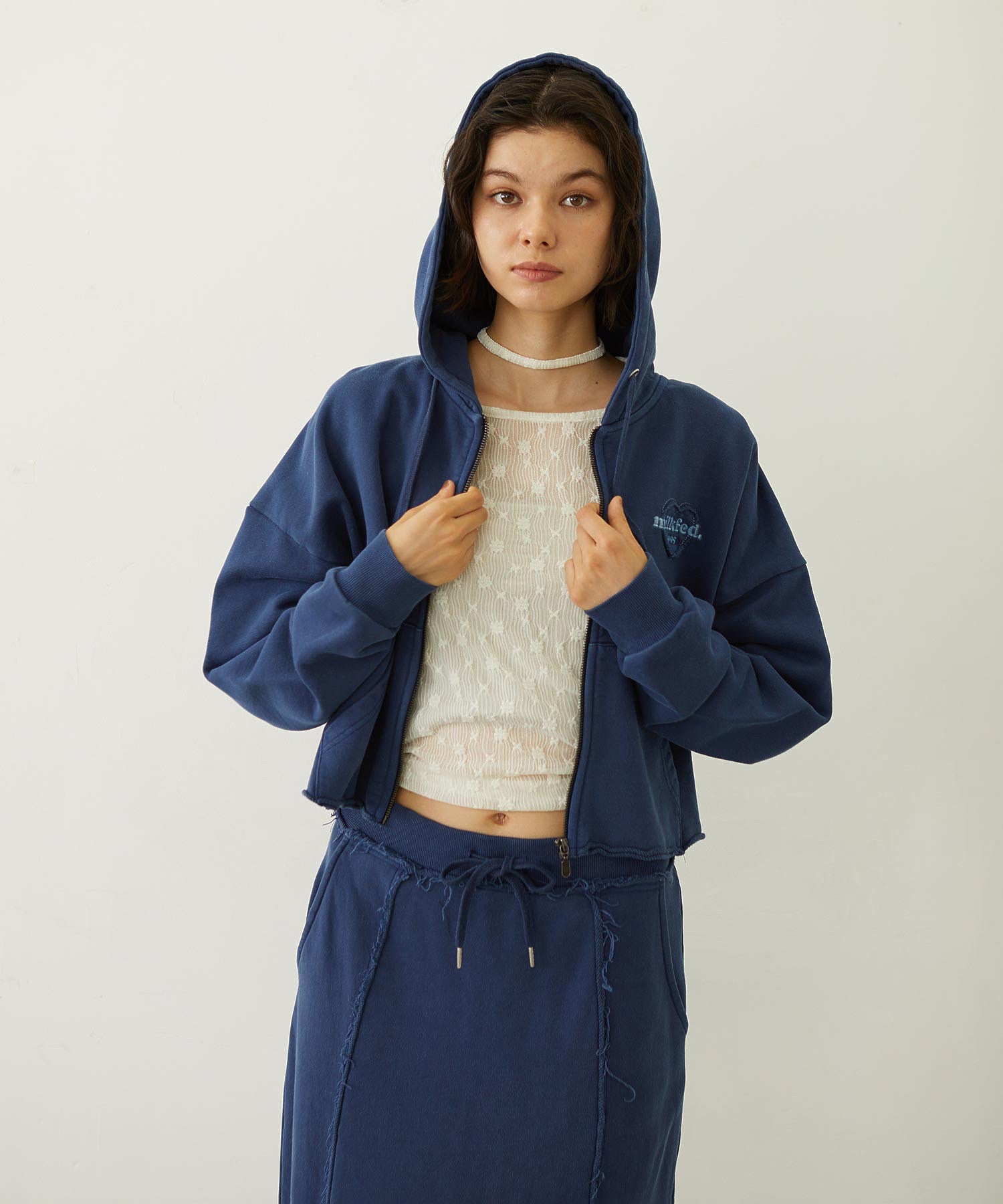 HEART MOTIF FADED CROPPED ZIP UP HOODIE