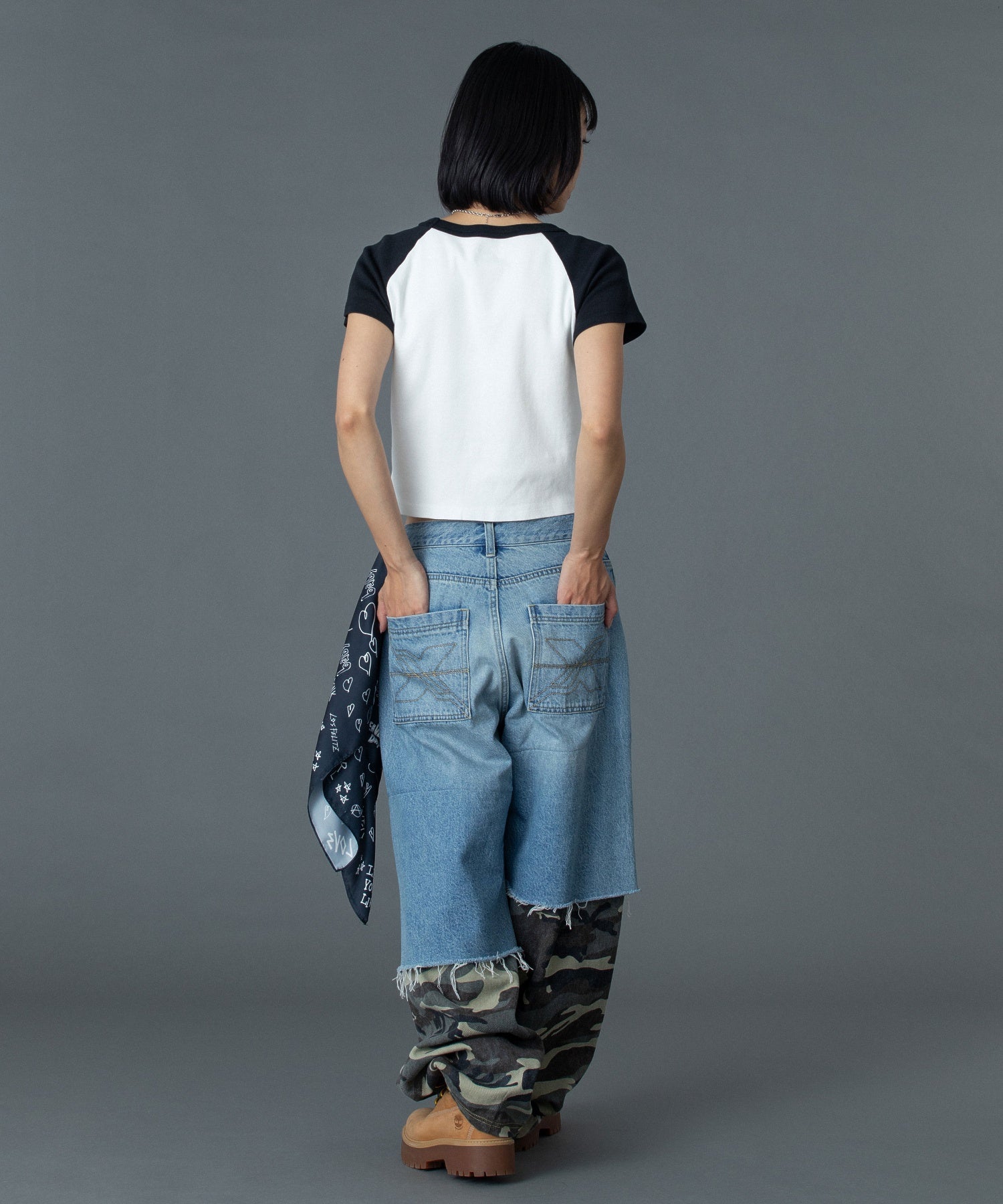 FACE EMBROIDERED PATCH RAGLAN S/S BABY TEE