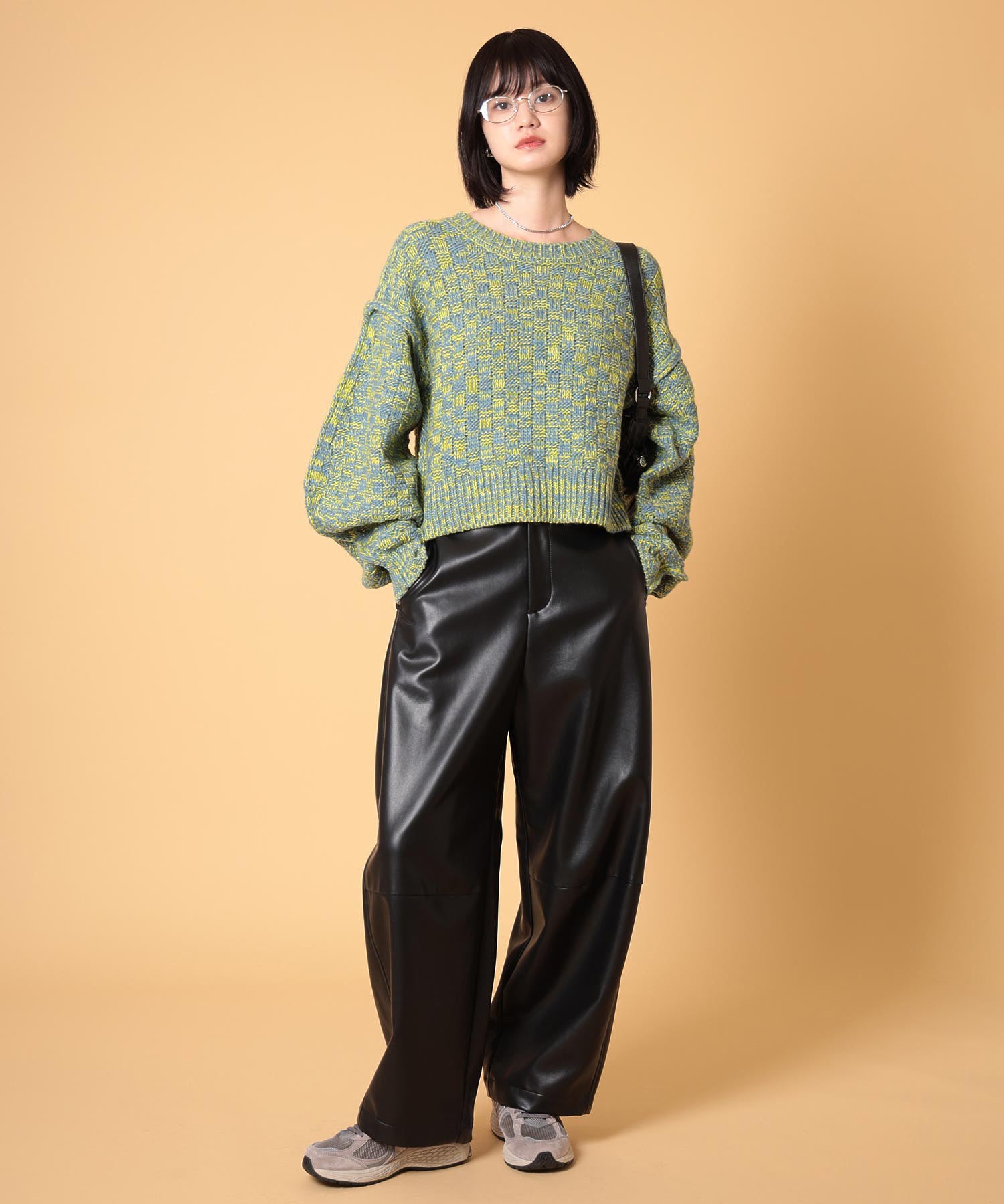 レザーカーブパンツ