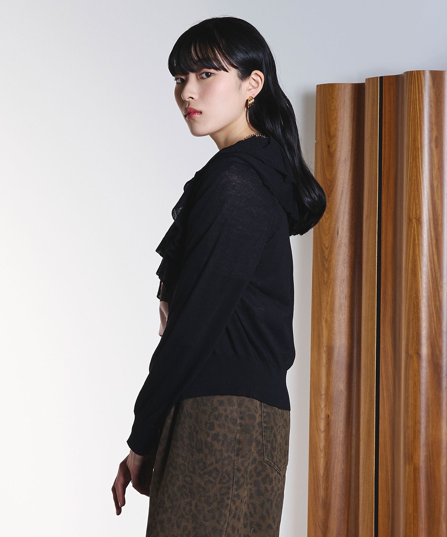 FRILL COLLAR CARDIGAN