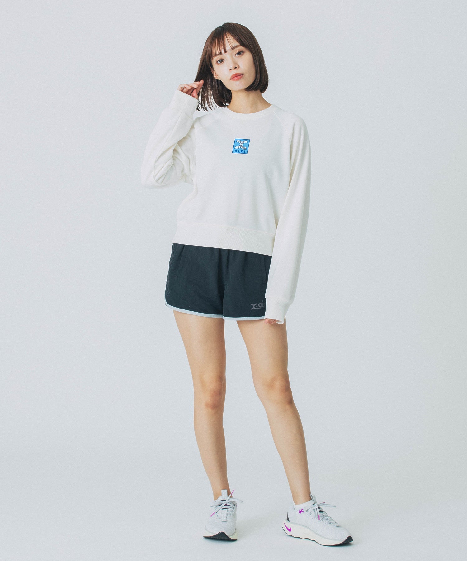 SHORT CREWNECK SWEATSHIRT