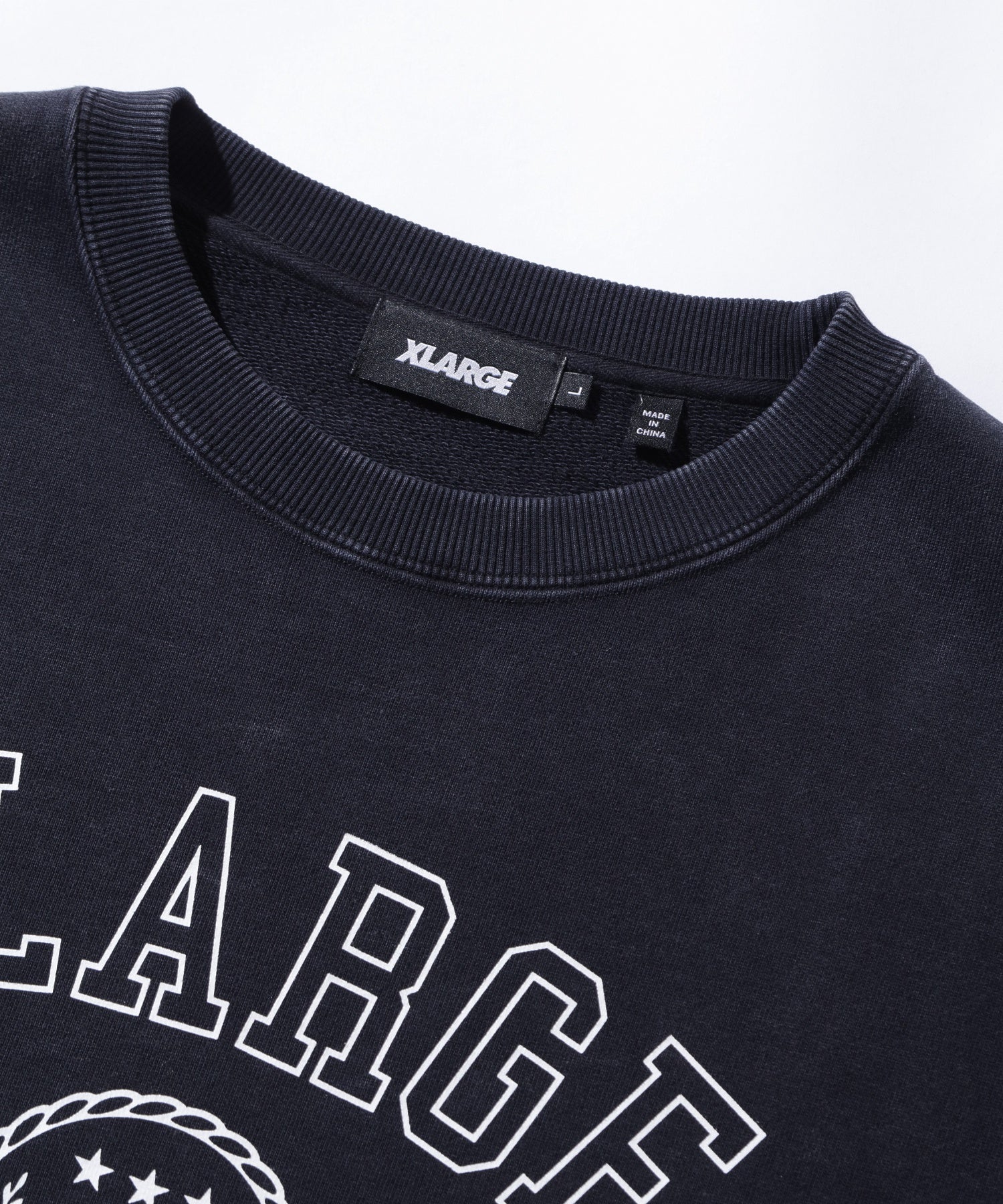 COLLEGE LOGO CREWNECK SWEATSHIRT