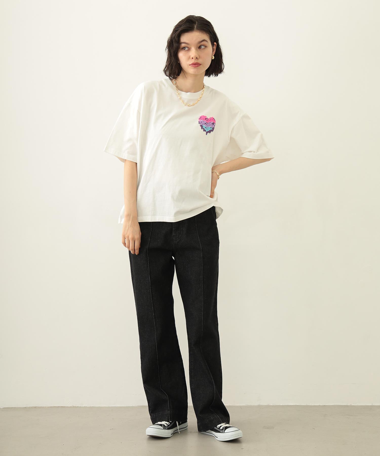 CENTER PLEAT DETAIL DENIM PANTS