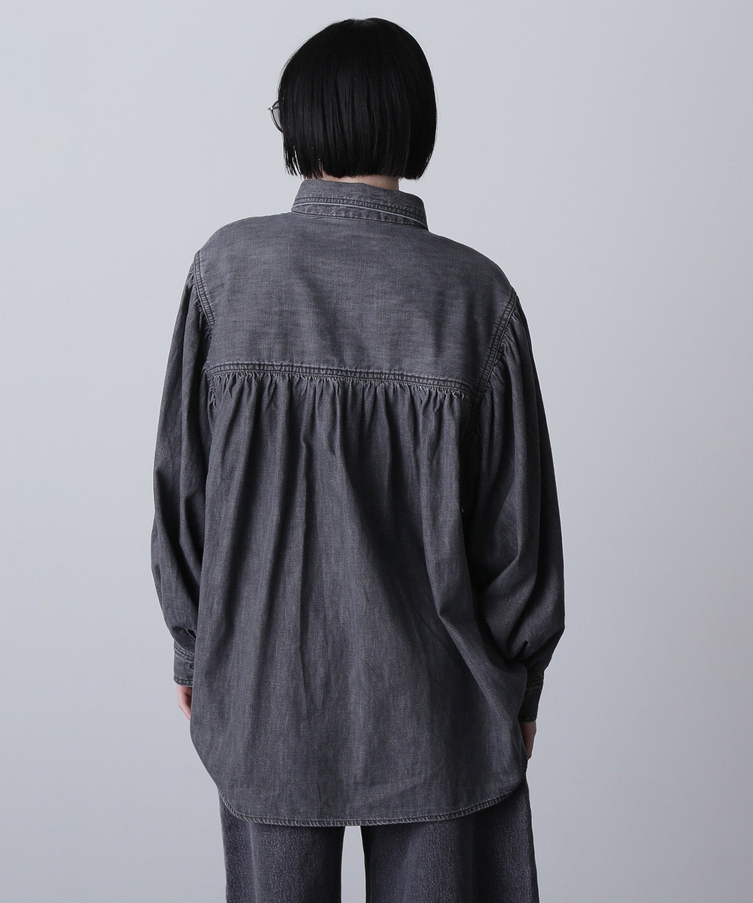 GENE HEAVENS/VOLUME SLEEVE DENIM SHIRT WITH STUDS