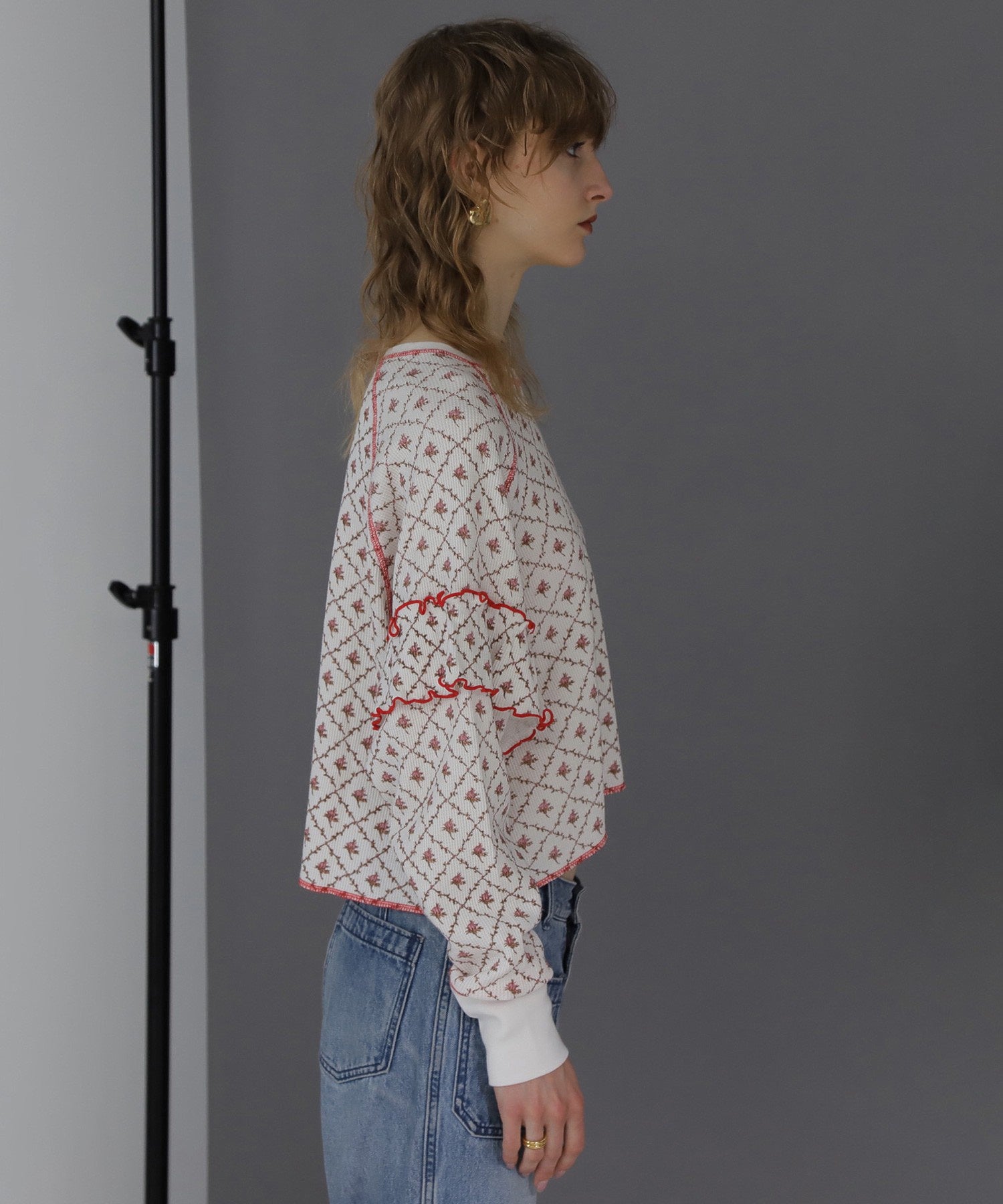 mag.by c/フラワーサーマルトップス