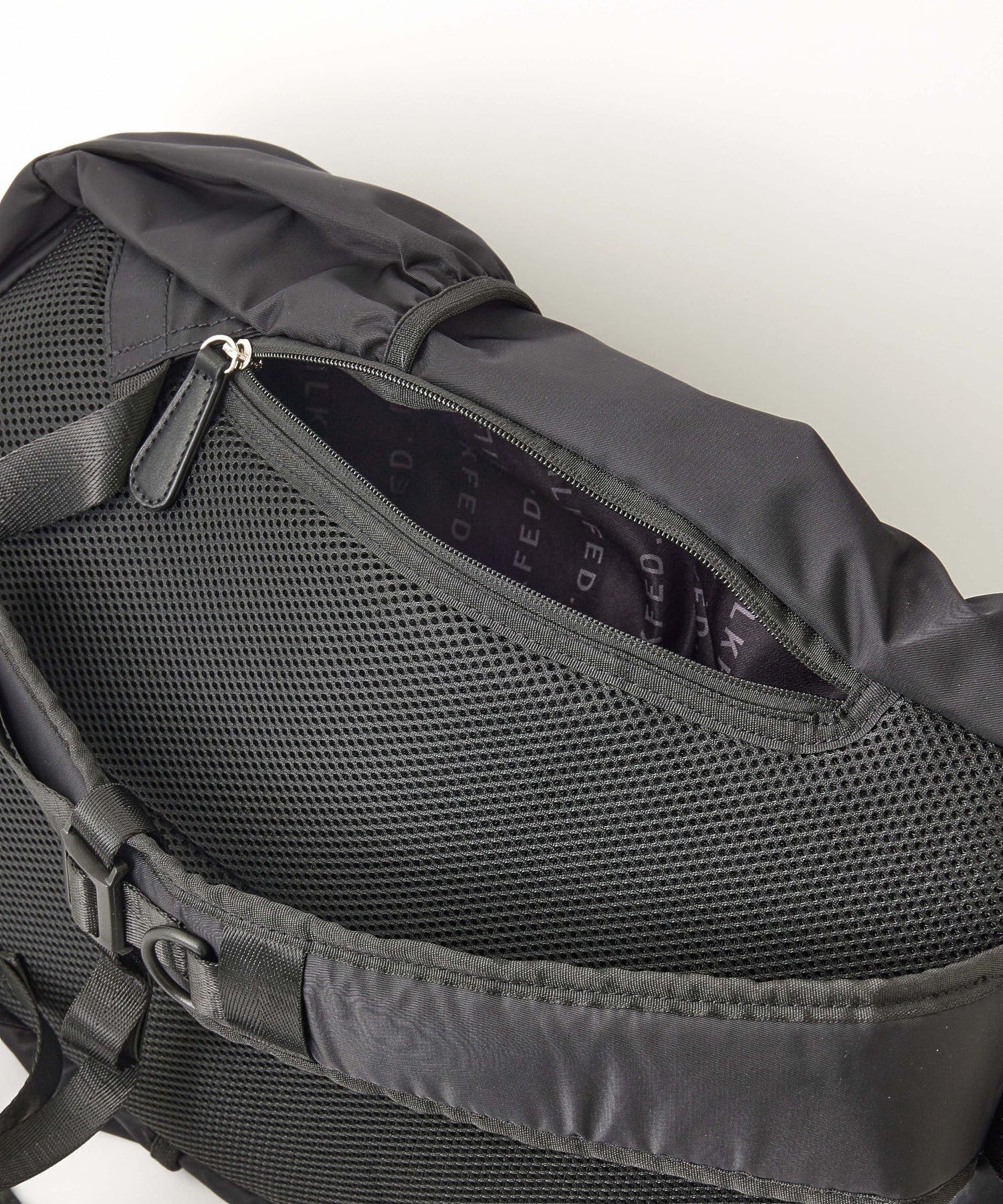 LOGO PLATE BACKPACK MILKFED.