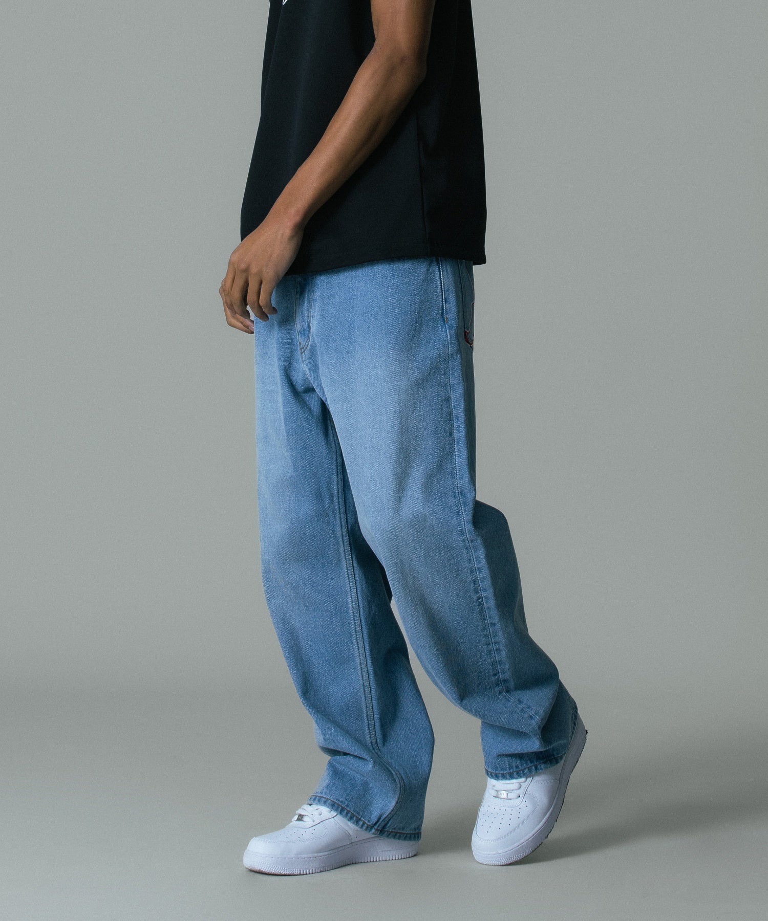 MODEL 身長185cm / 着用サイズ：34inch