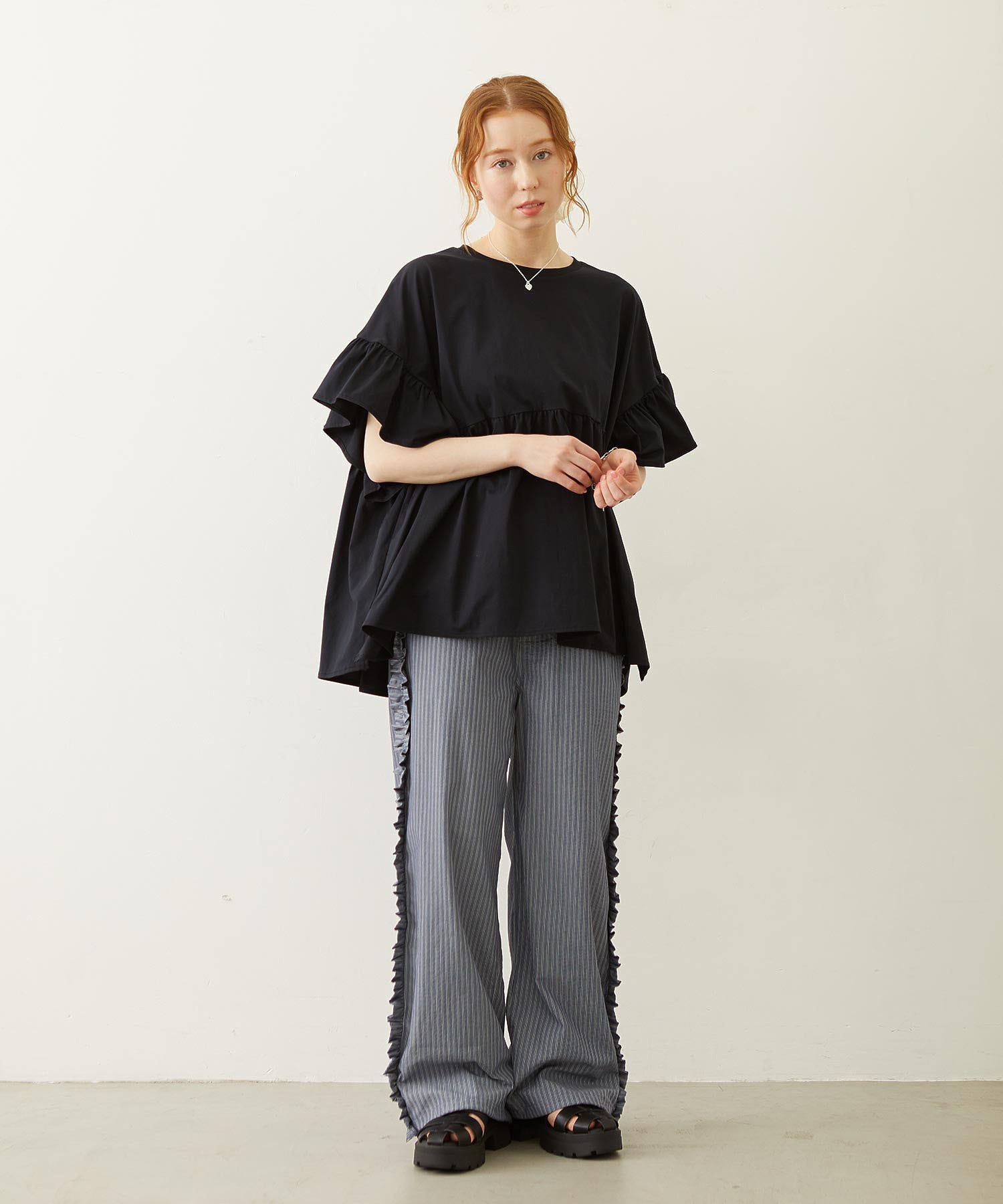 STRIPED RUFFLE PANTS