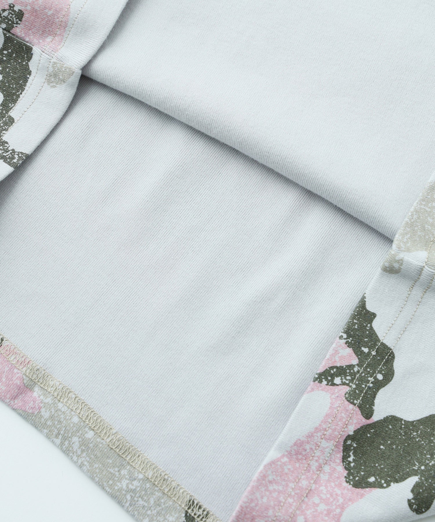 FADED CURSIVE SCRIPT LOGO CAMO S/S TEE