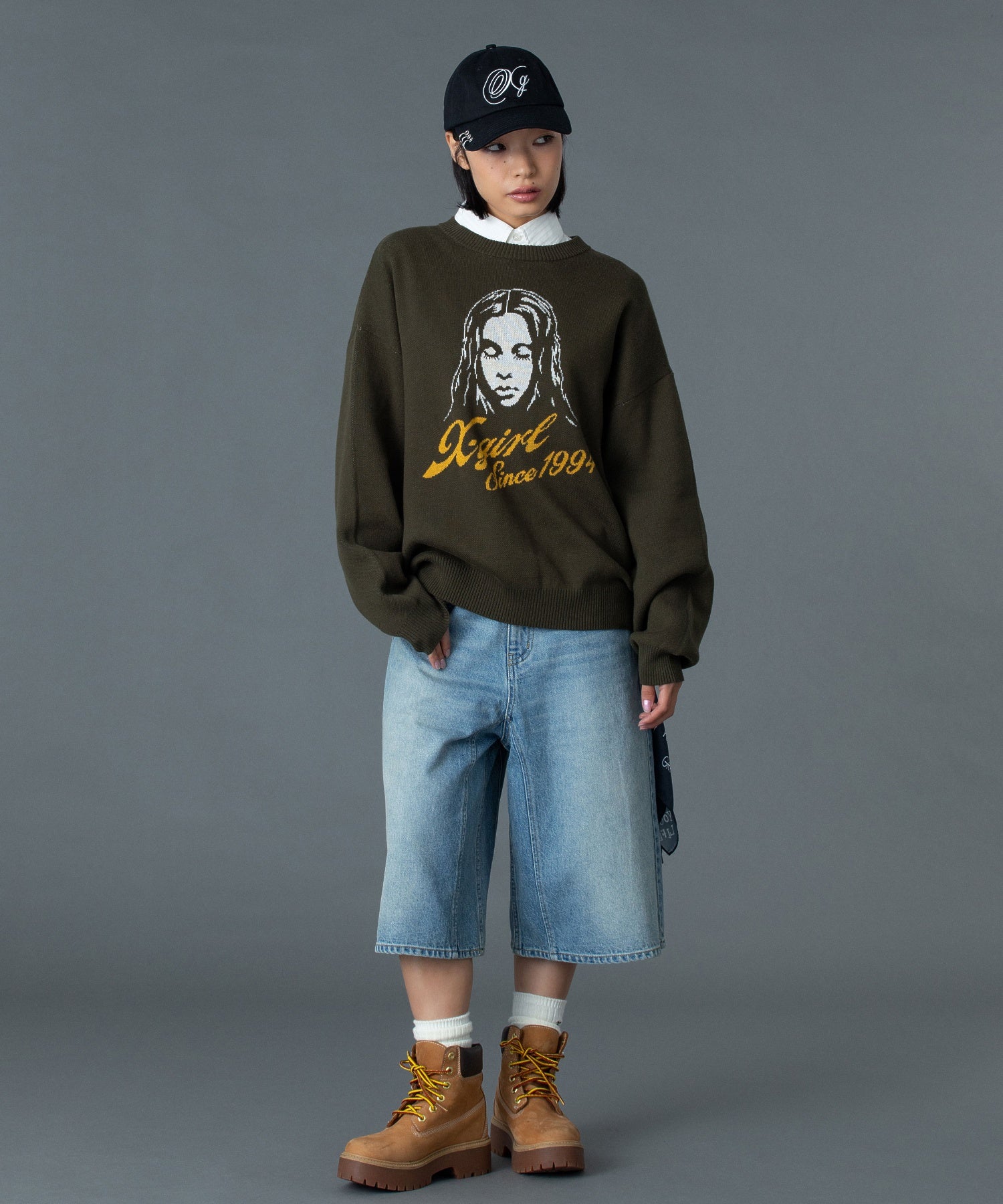 CURSIVE LOGO AND FACE JACQUARD KNIT TOP