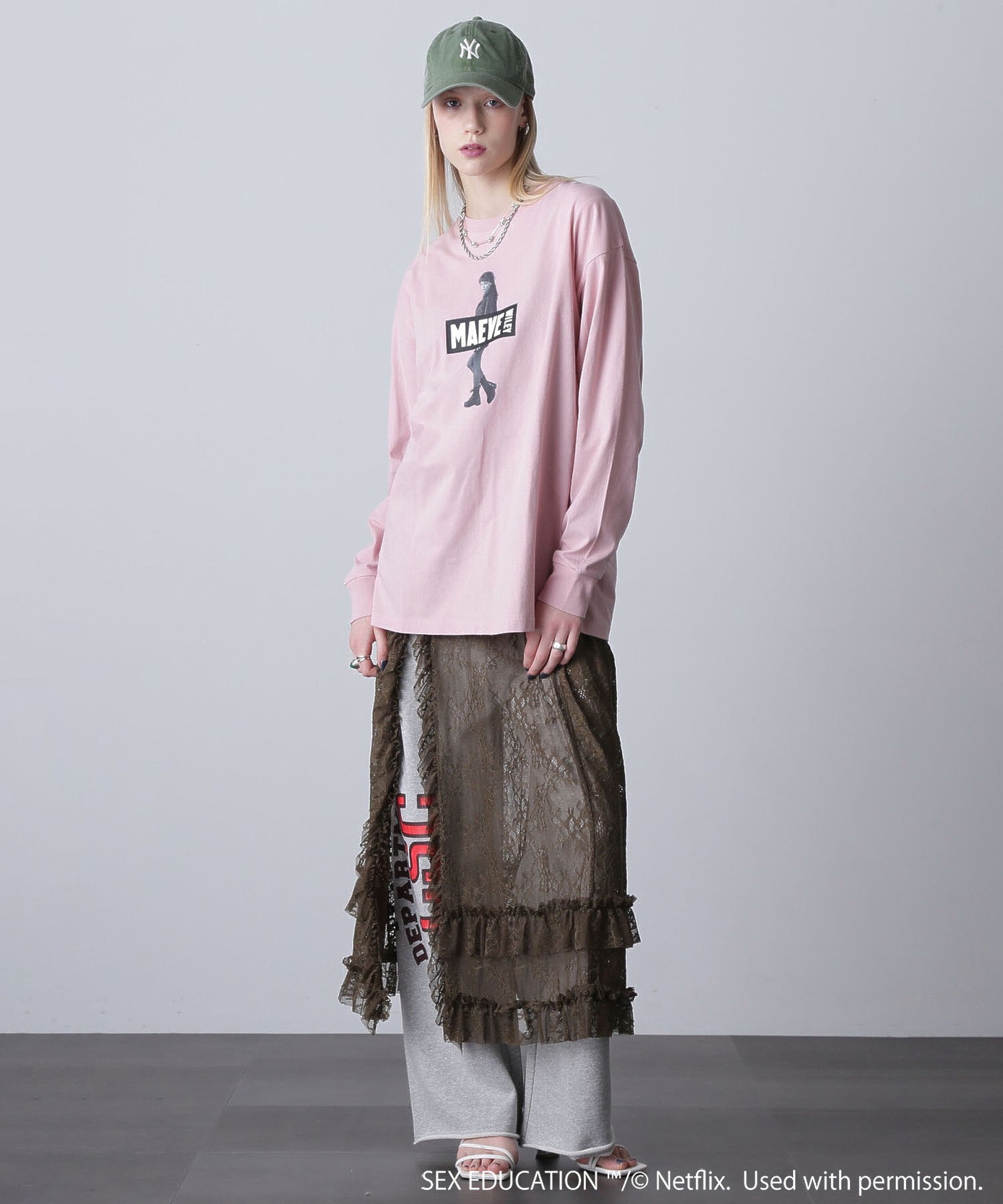 Netflix Series ‘SEX EDUCATION’ × ROSE BUD/MAEVE BOX LOGO TEE