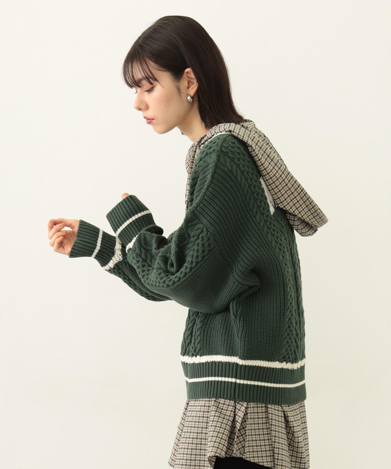 MILKFED. PATCH V-NECK KNIT