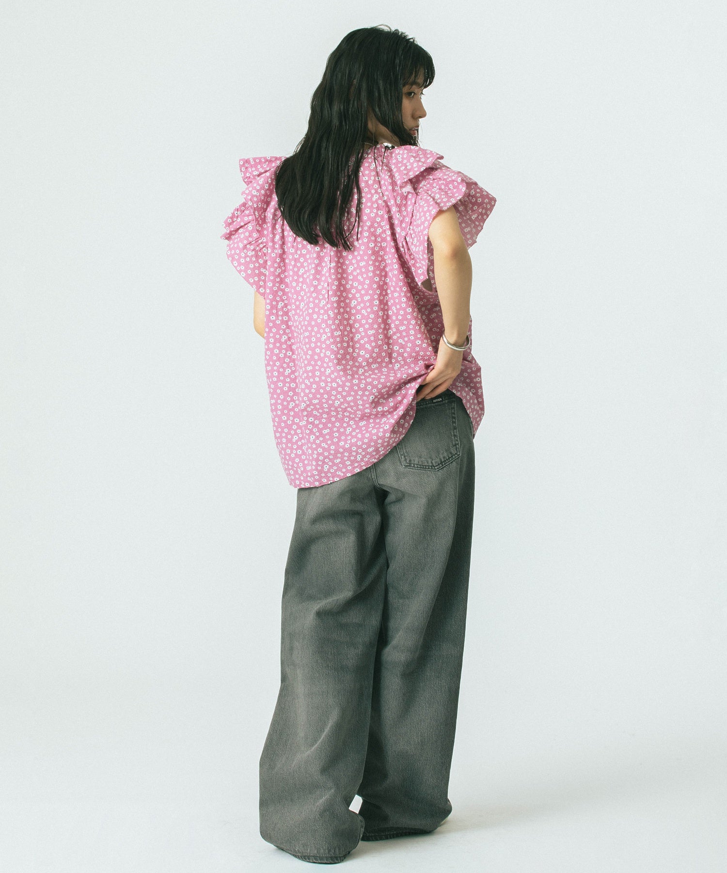 【WEB・一部店舗限定】SUCKER FRILL BLOUSE