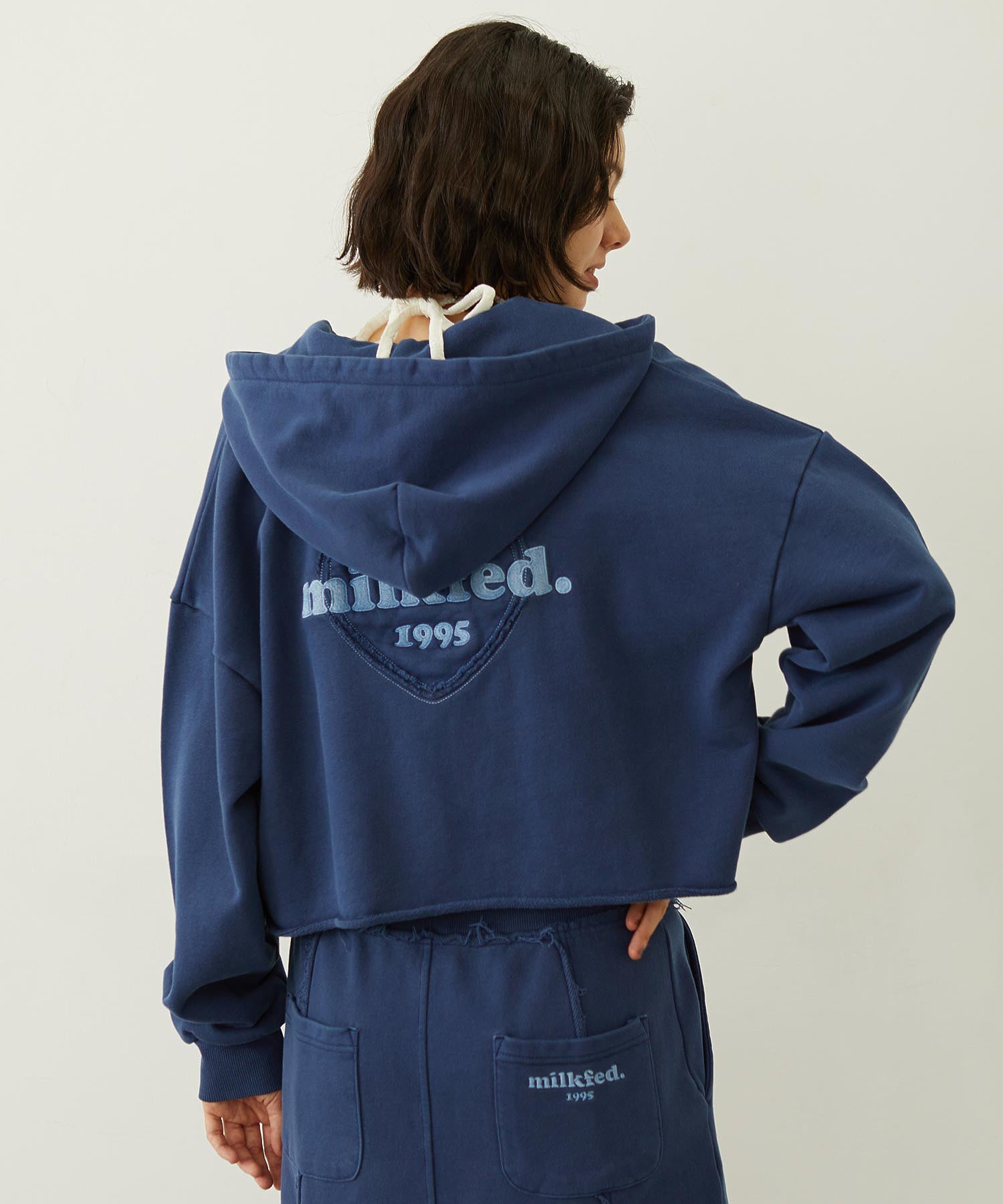 HEART MOTIF FADED CROPPED ZIP UP HOODIE