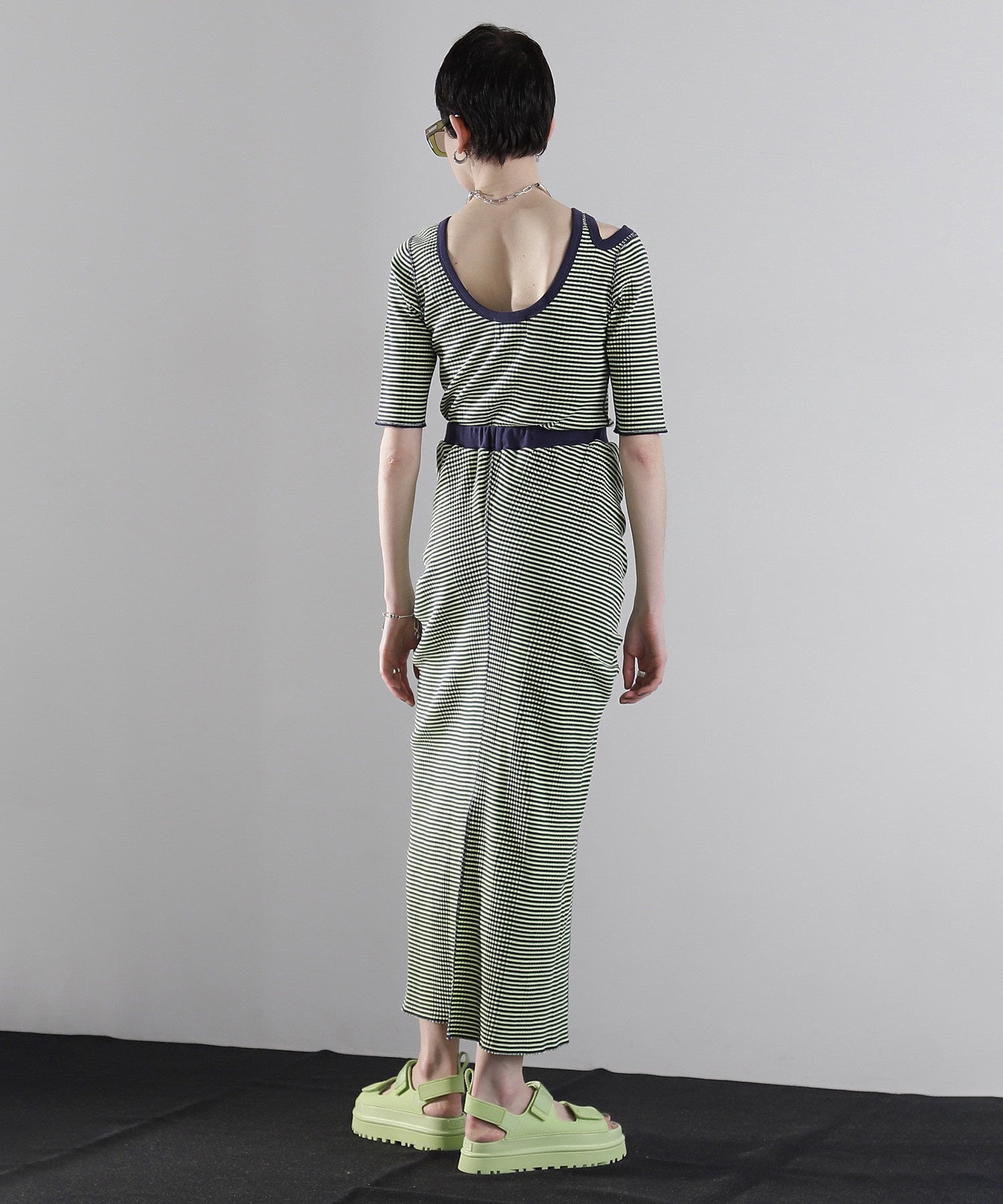 マルチボーダートップス