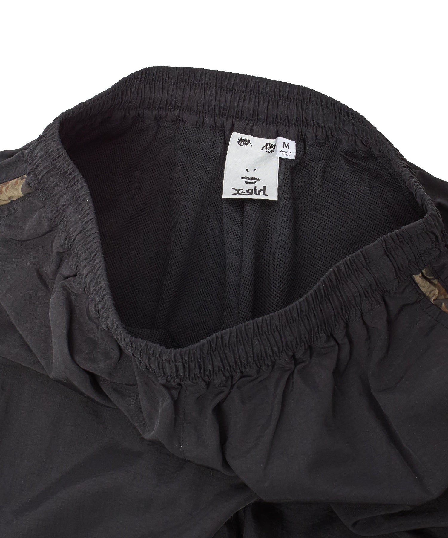 FACE LABEL LOOSE FIT TRAINING PANTS