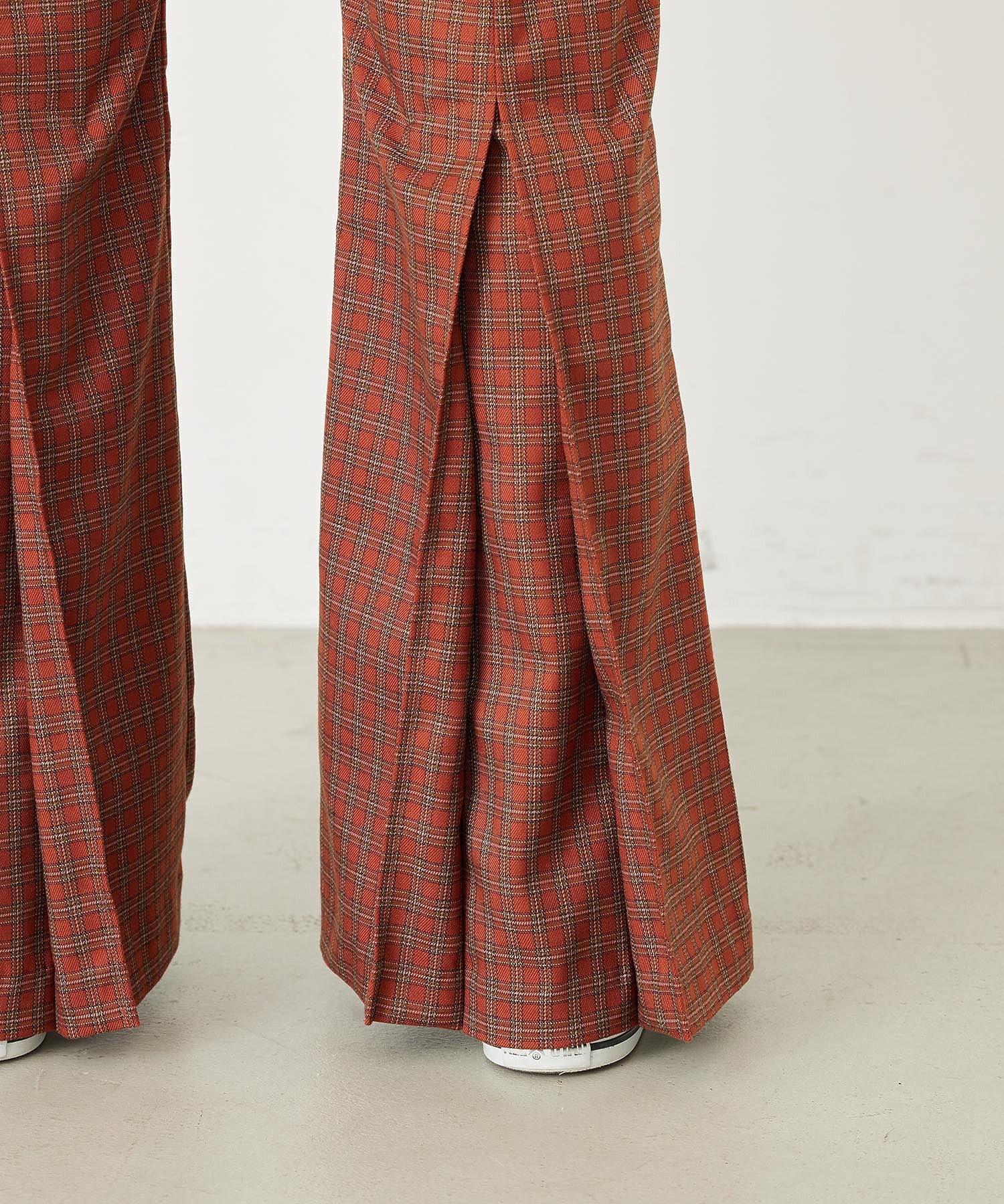 PLAID INVERTED BOX PLEAT PANTS MILKFED.