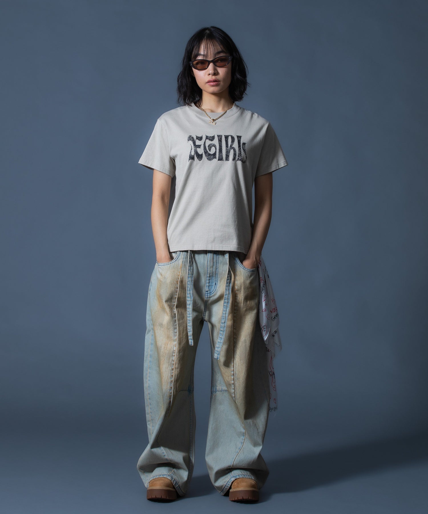 STUDDED LOGO S/S TEE