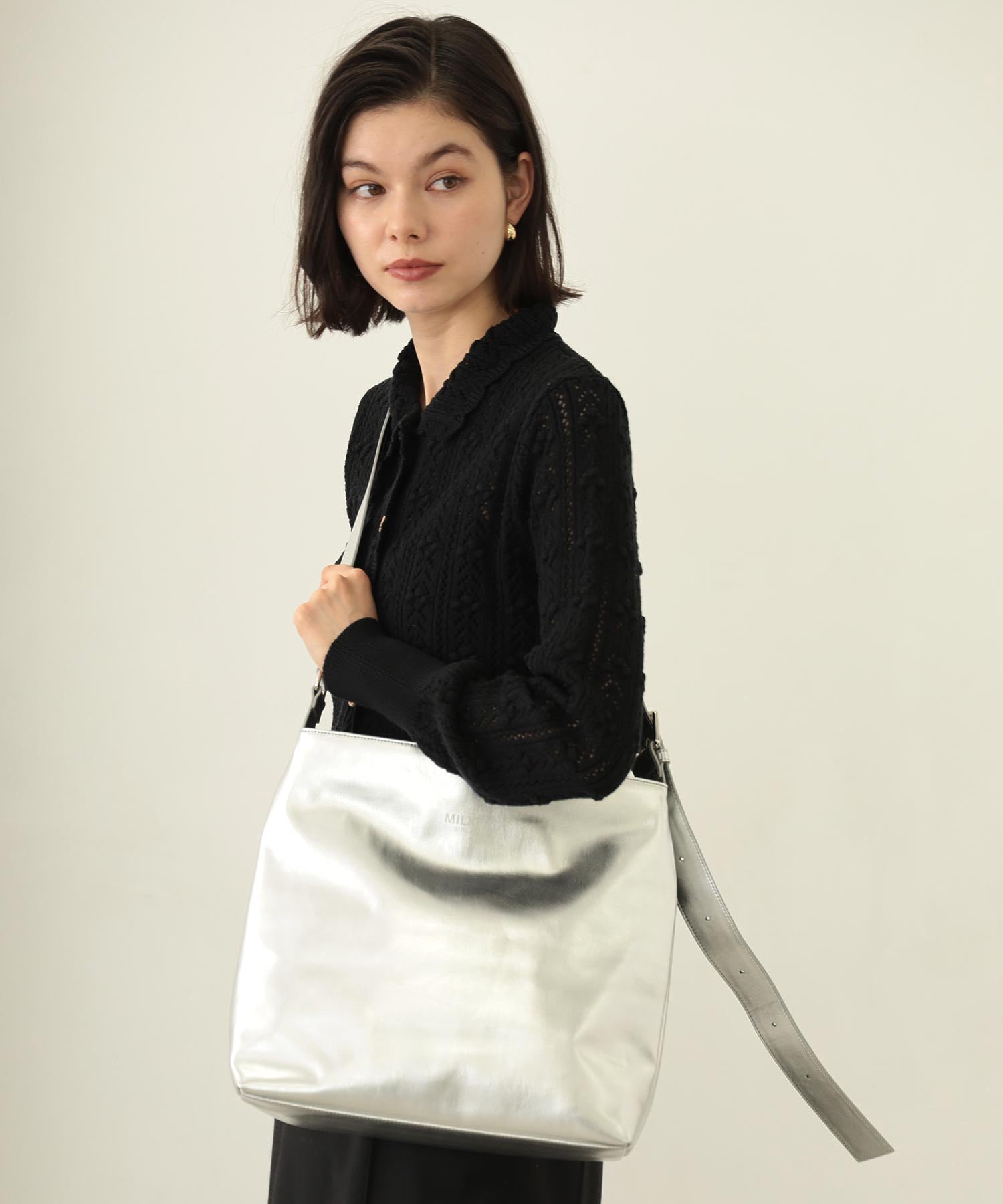 SOLID SHOULDER BAG