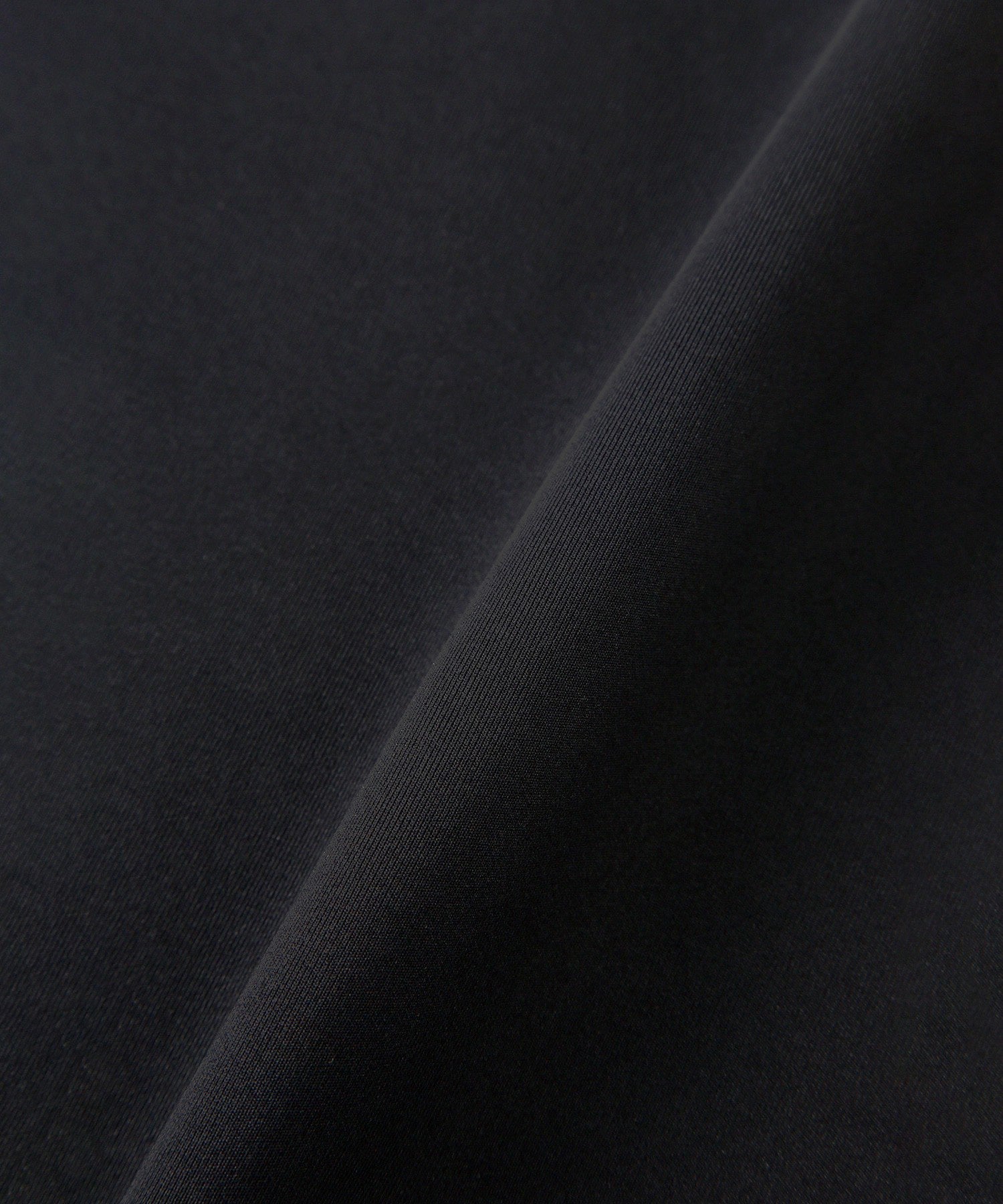 カットタイトスカート