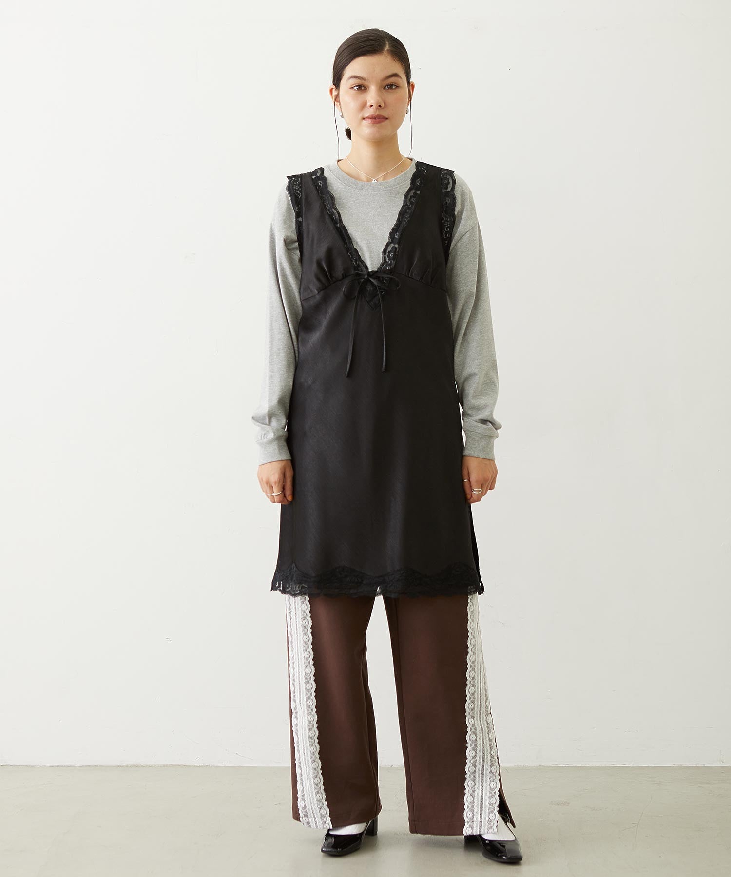 LACE LINE PANTS