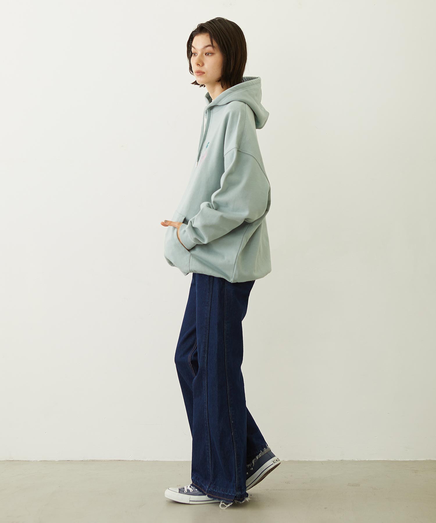 MELTY CHERRY SWEAT HOODIE