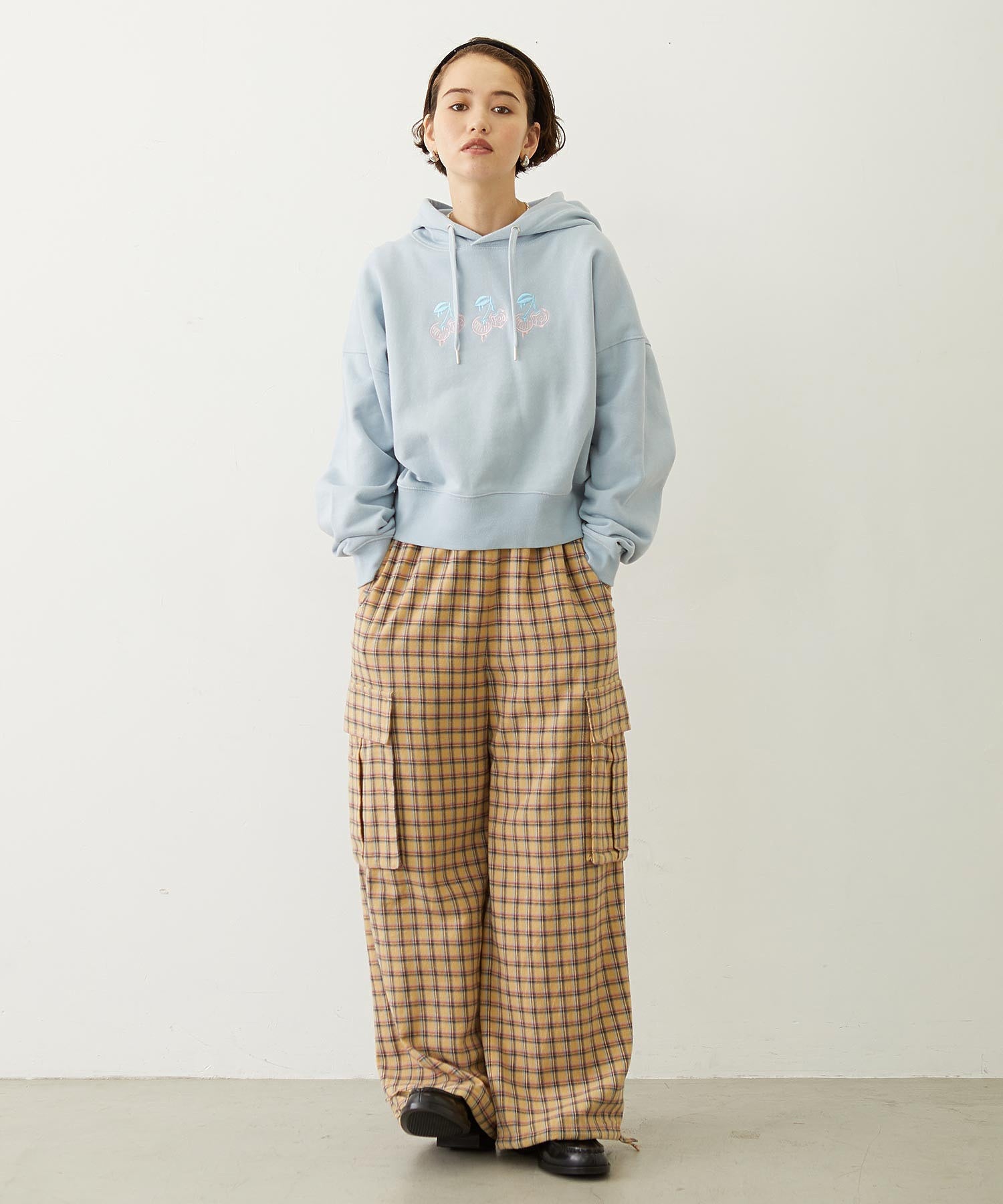 MELTY CHERRY SHORT SWEAT HOODIE