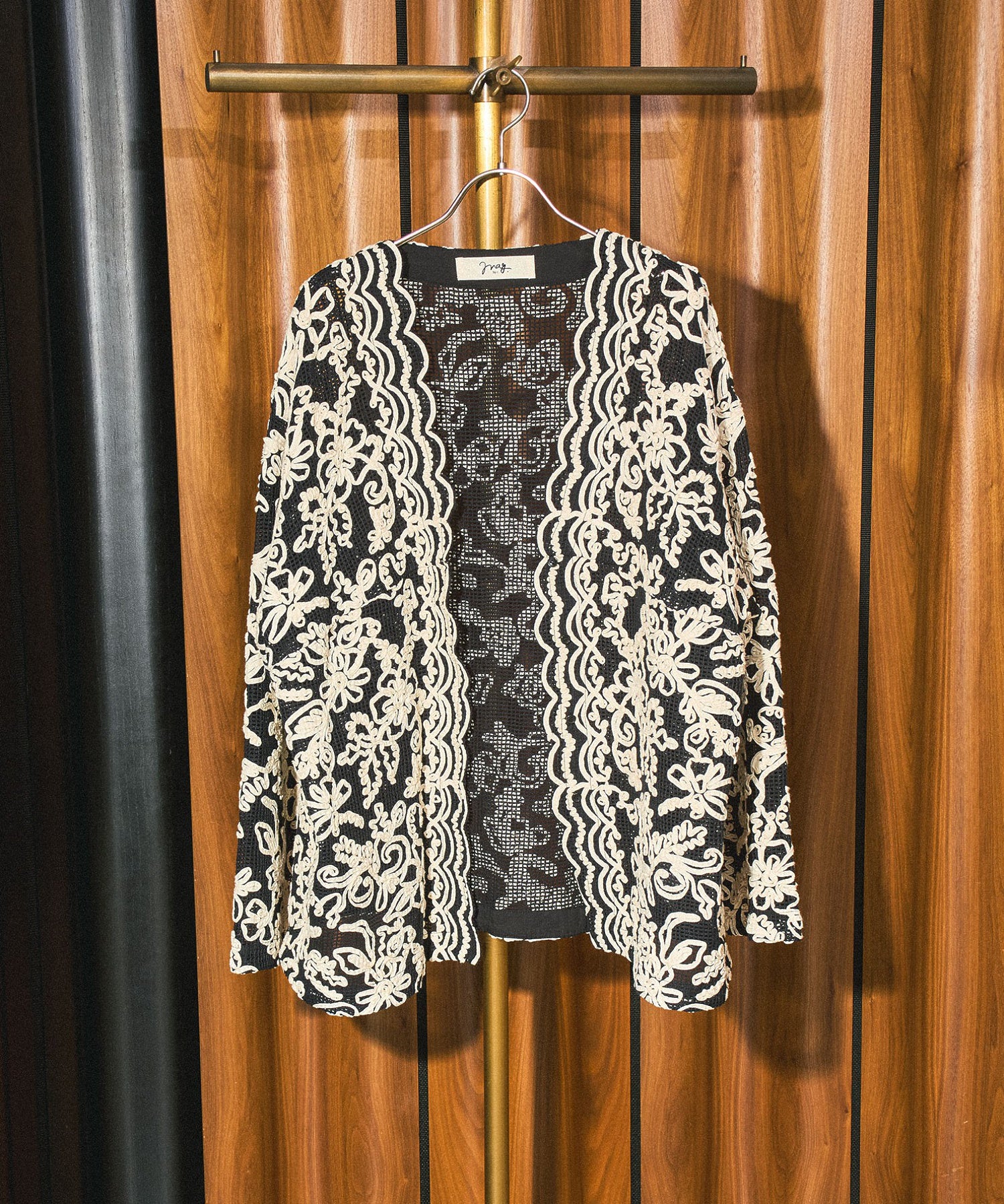 mag.by c/EMBROIDERY MESH SHIRT