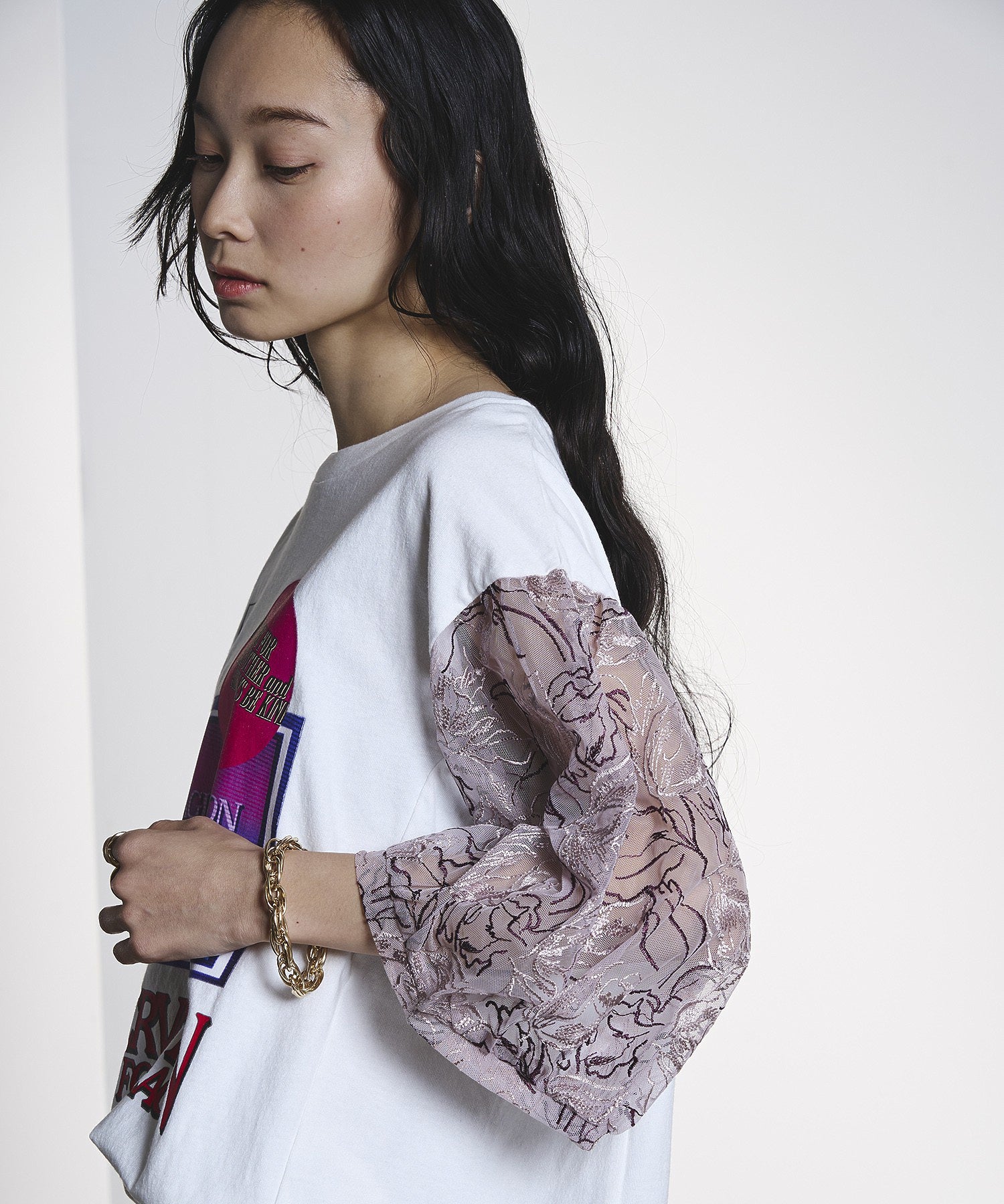 OKIRAKU×ROSEBUD/LACE SLEEVE GRAPHIC TOP