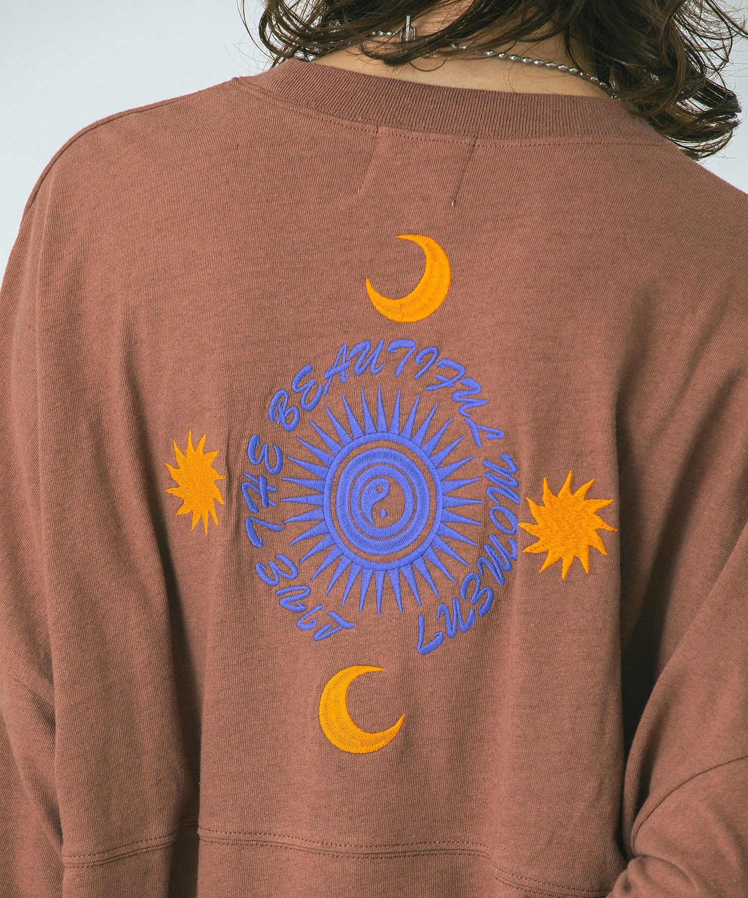 HLAADA for ROSE BUD/EMBROIDERY FOOT BALL TEE