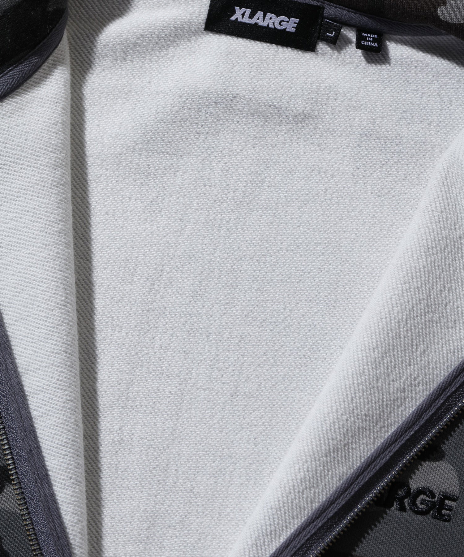 CAMO ZIP UP HOODED SWEATSHIRT