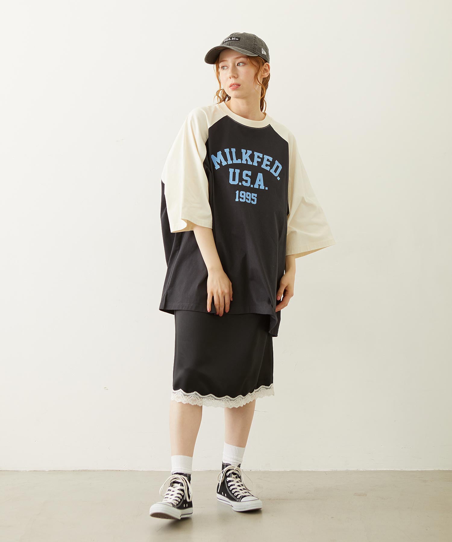 COLLEGE LOGO BIG S/S TOP