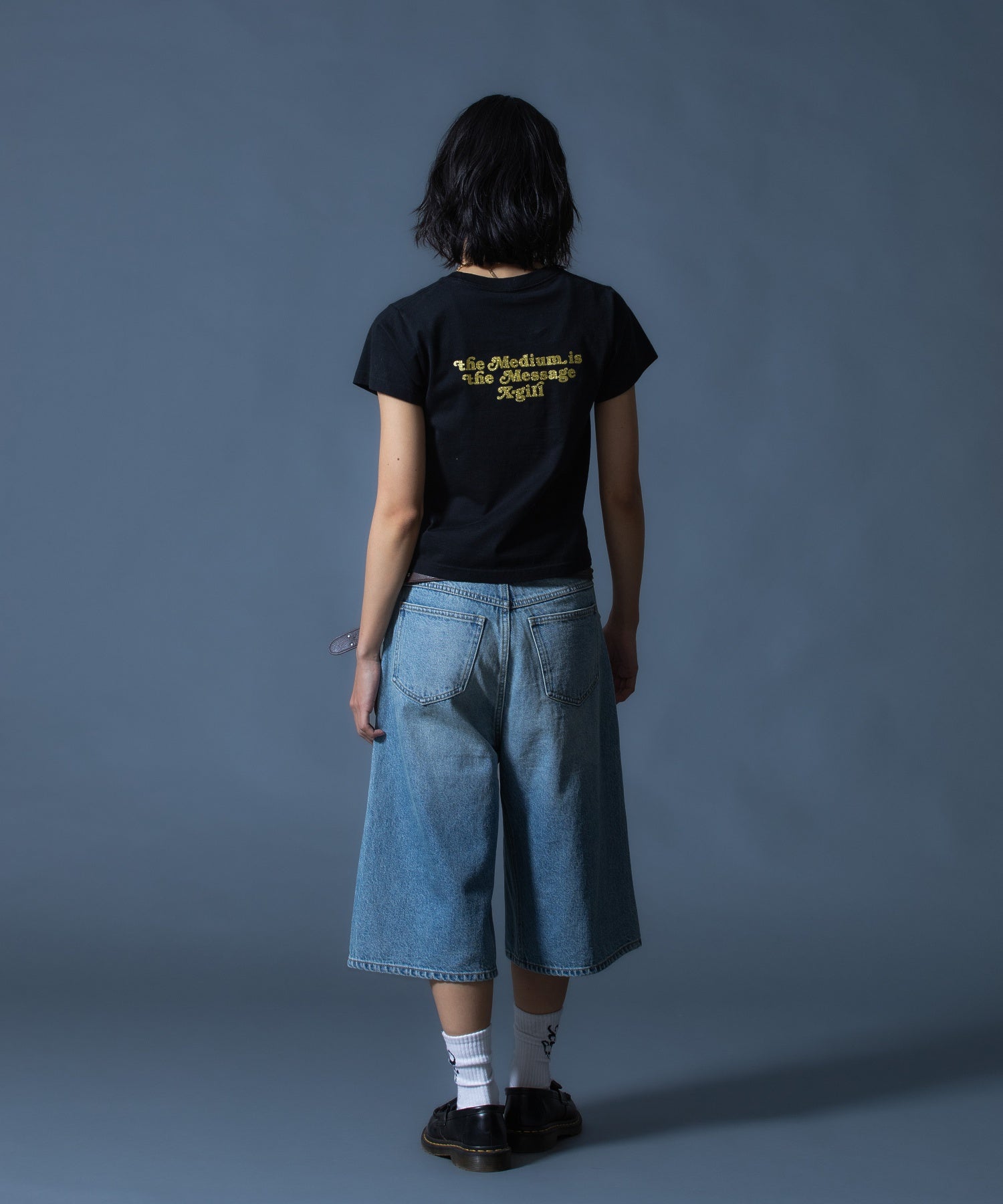 GLITTER LOGO AND FACE S/S BABY TEE