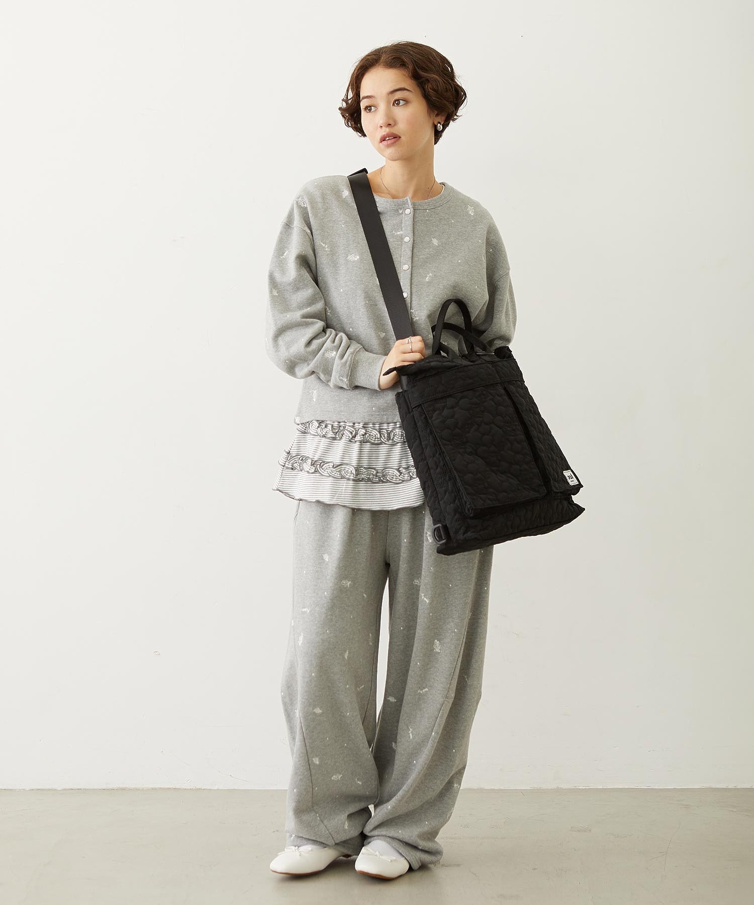 EMBROIDERED ROSE SWEAT WIDE PANTS