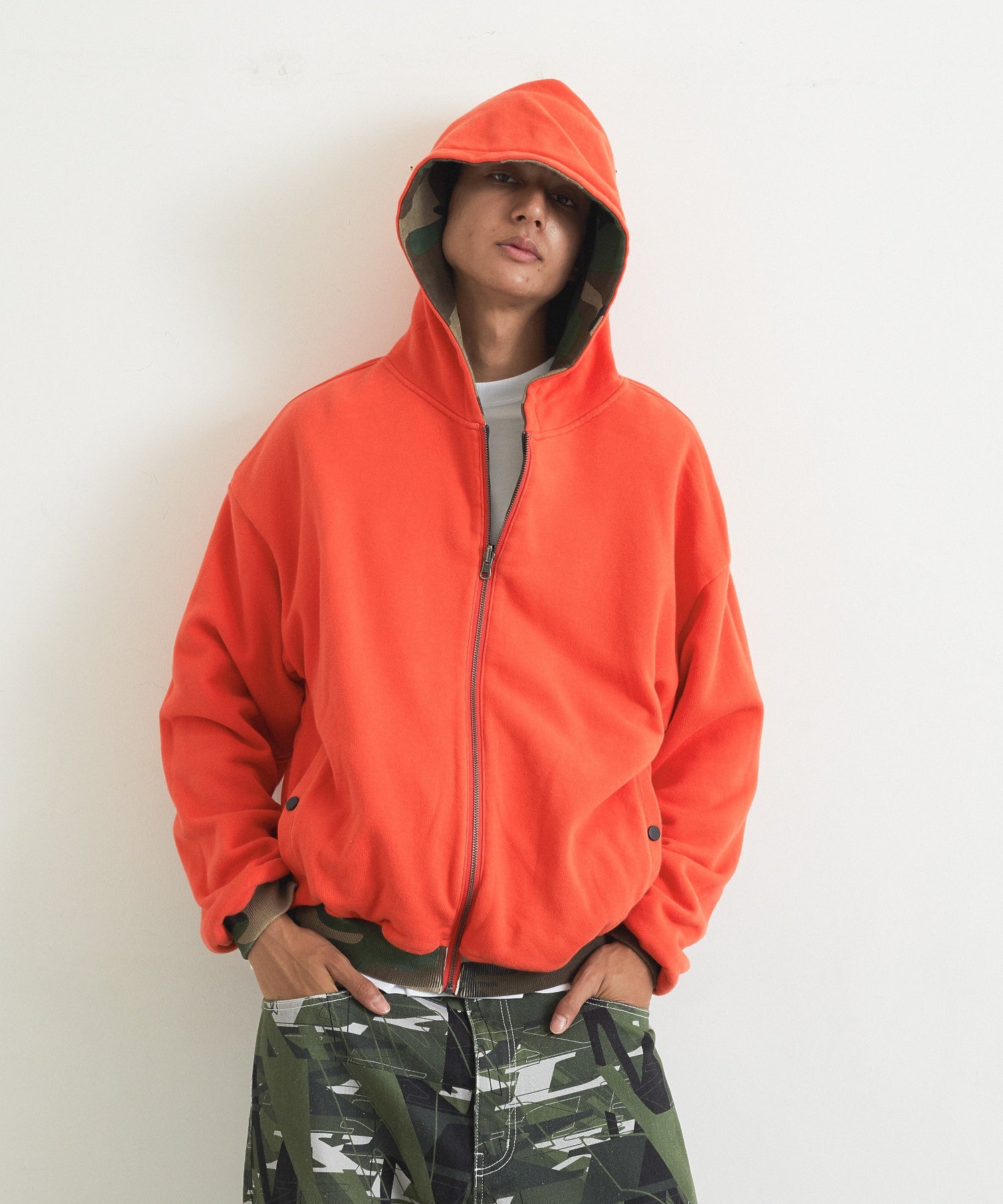 MODEL身長：183cm / 着用サイズ：Lサイズ