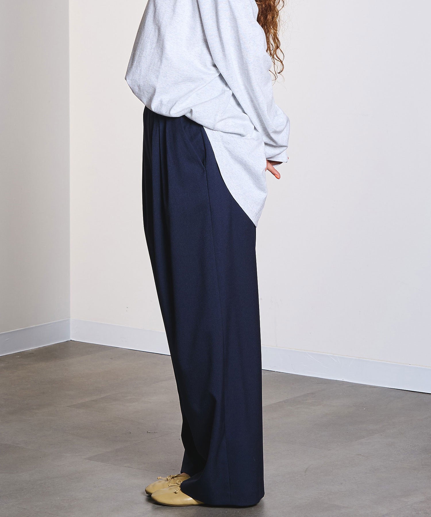 TUCKED BARREL PANTS