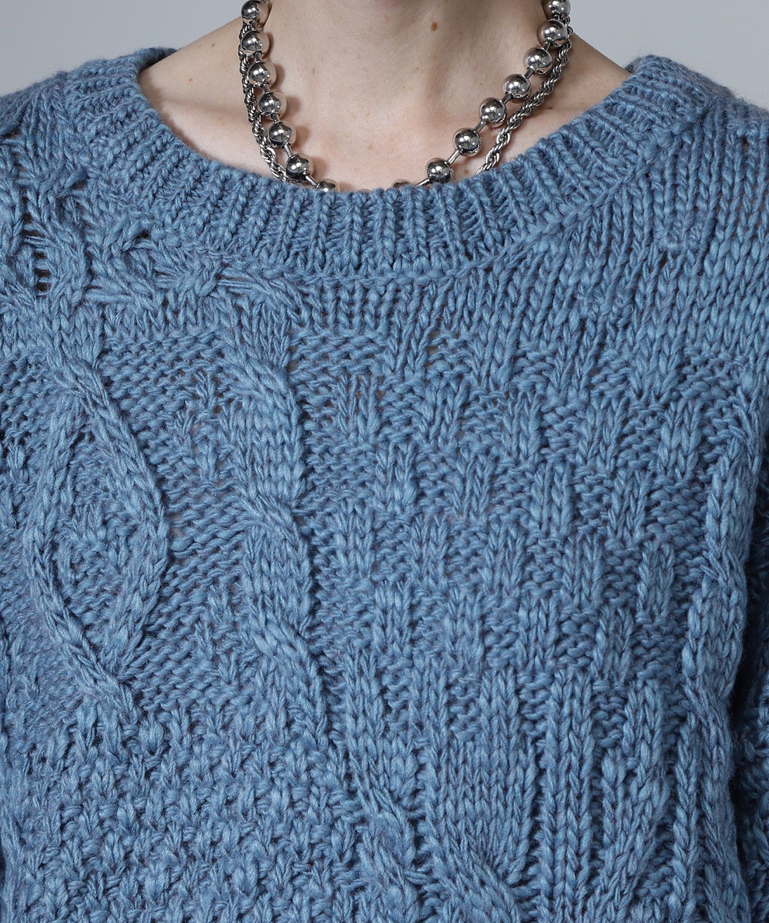 ケーブルニット