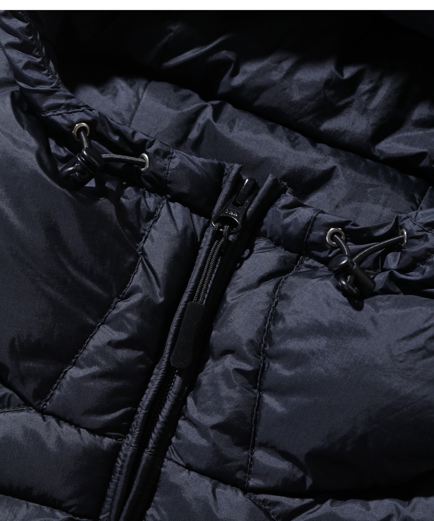 RIPSTOP HOODED DOWN JACKET