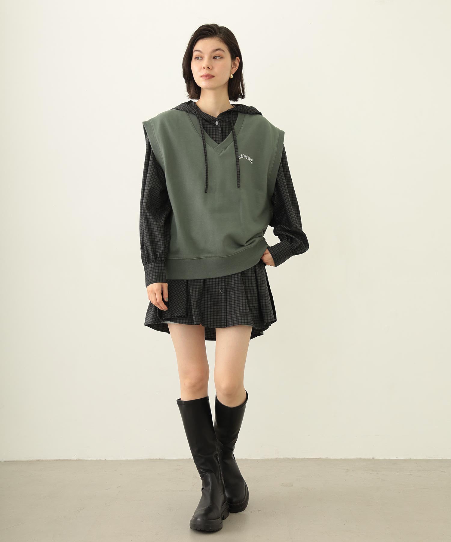 V-NECK SWEAT VEST