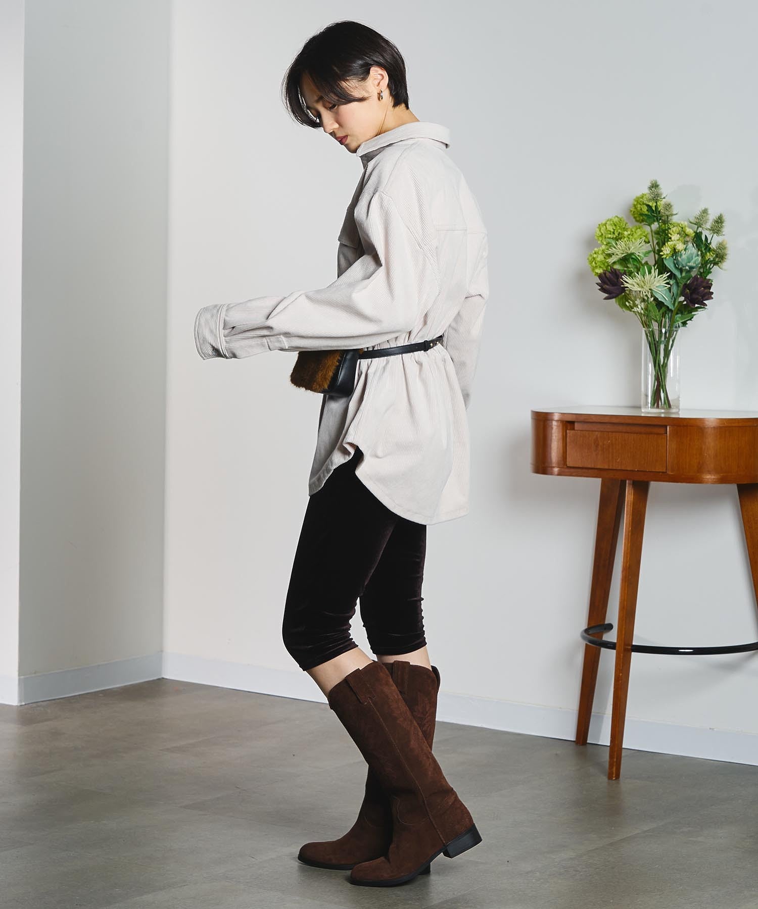 VELOUR CAPRI PANTS