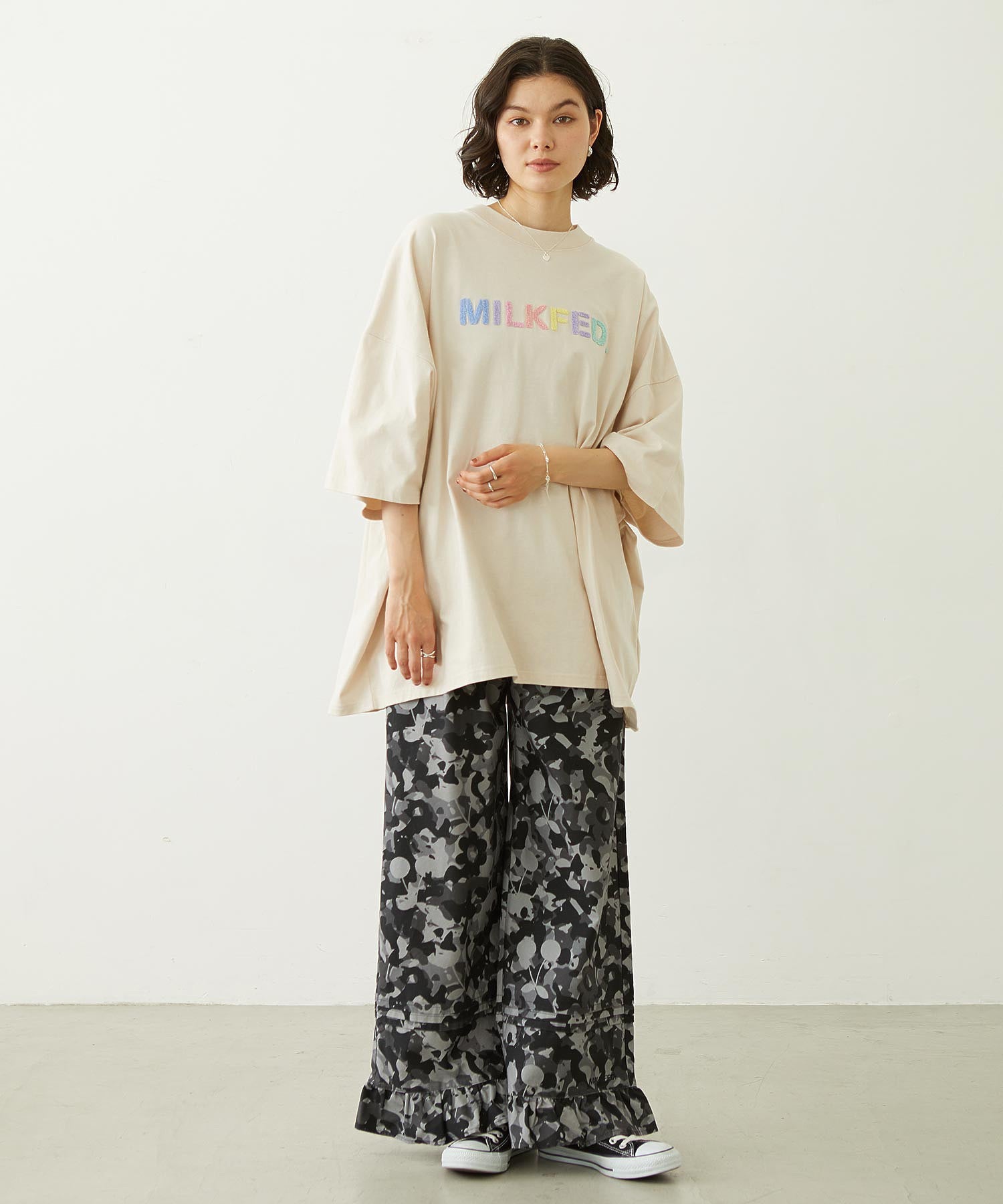 STENCIL SAGARA EMBROIDERY S/S TEE