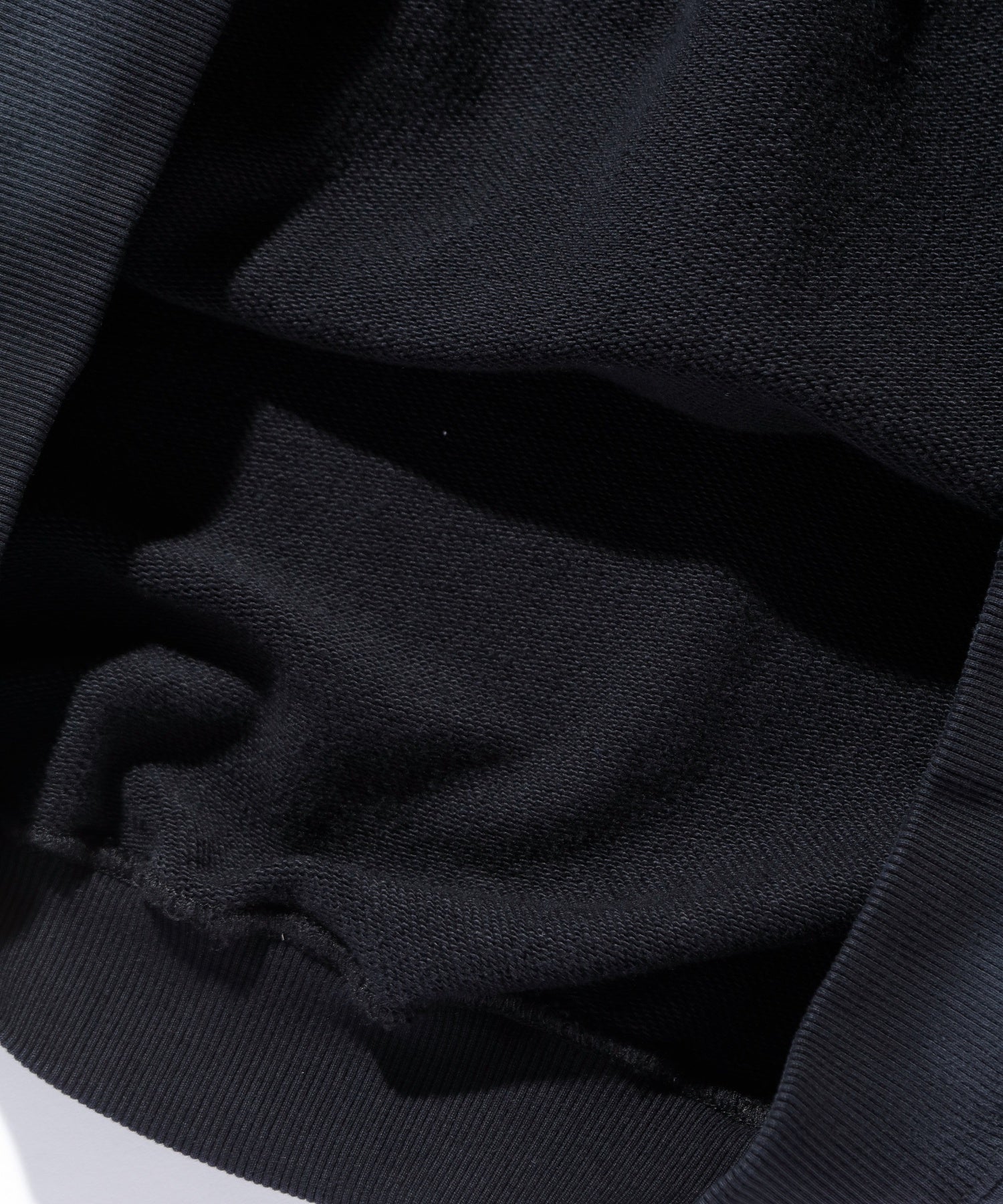 HALF ZIP UP HOODED SWEATSHIRT