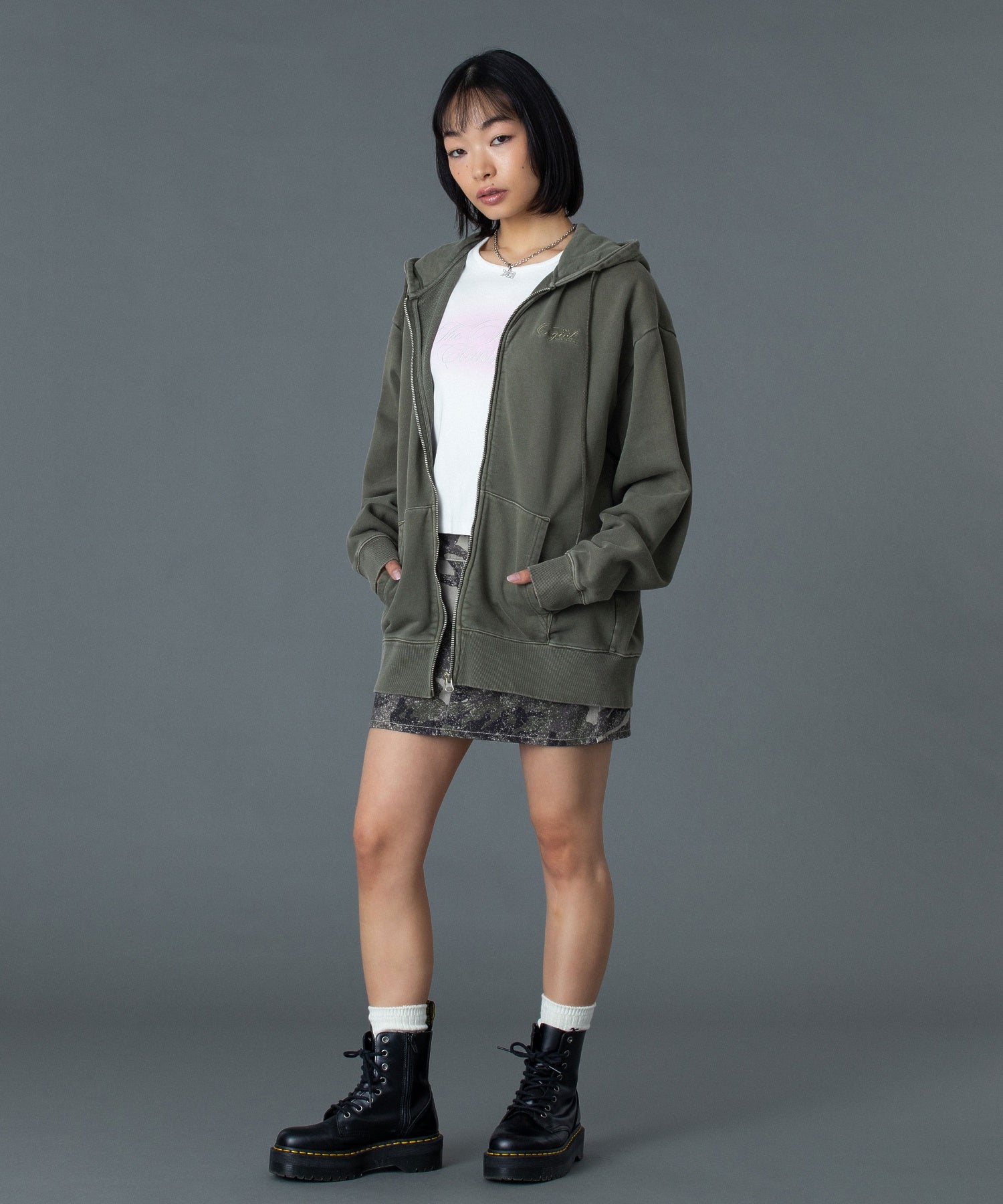 SPRAY AND CURSIVE SCRIPT LOGO S/S BABY TEE